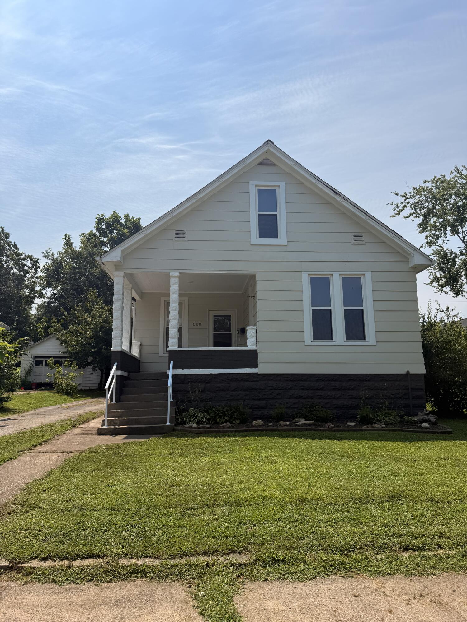 808 W Reed St Property Photo 1