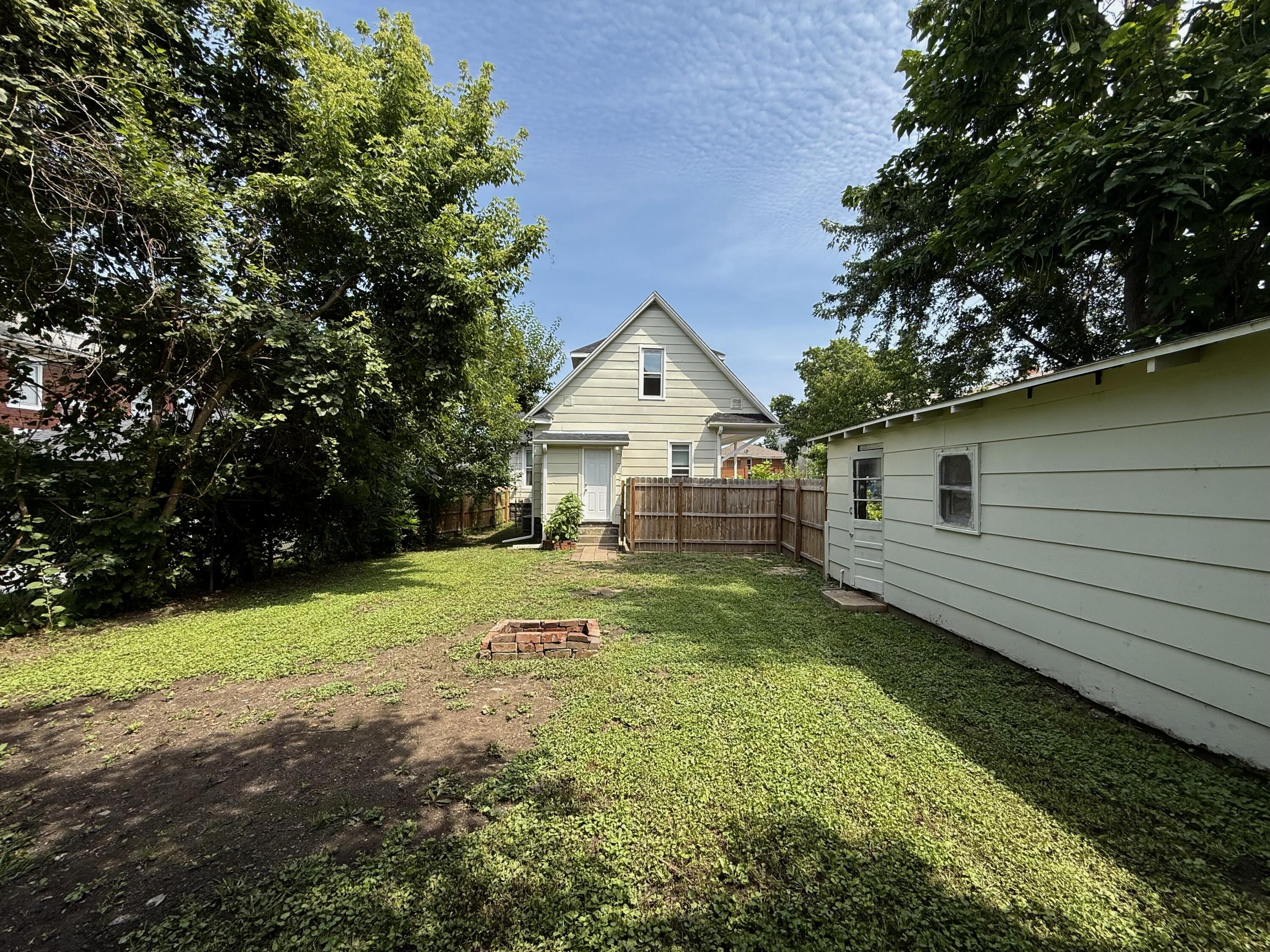 808 W Reed St Property Photo 7