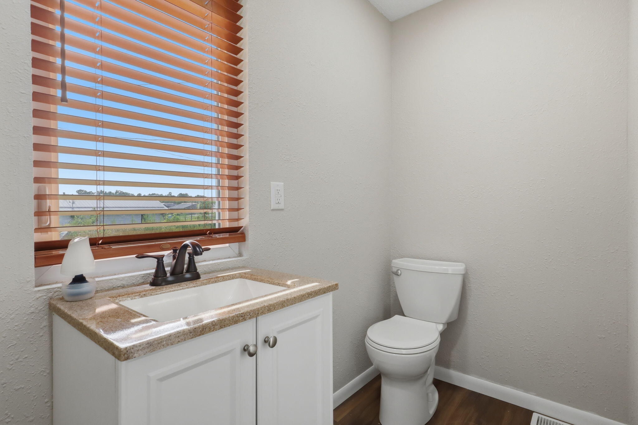 201 Greenwich Ave Property Photo 23