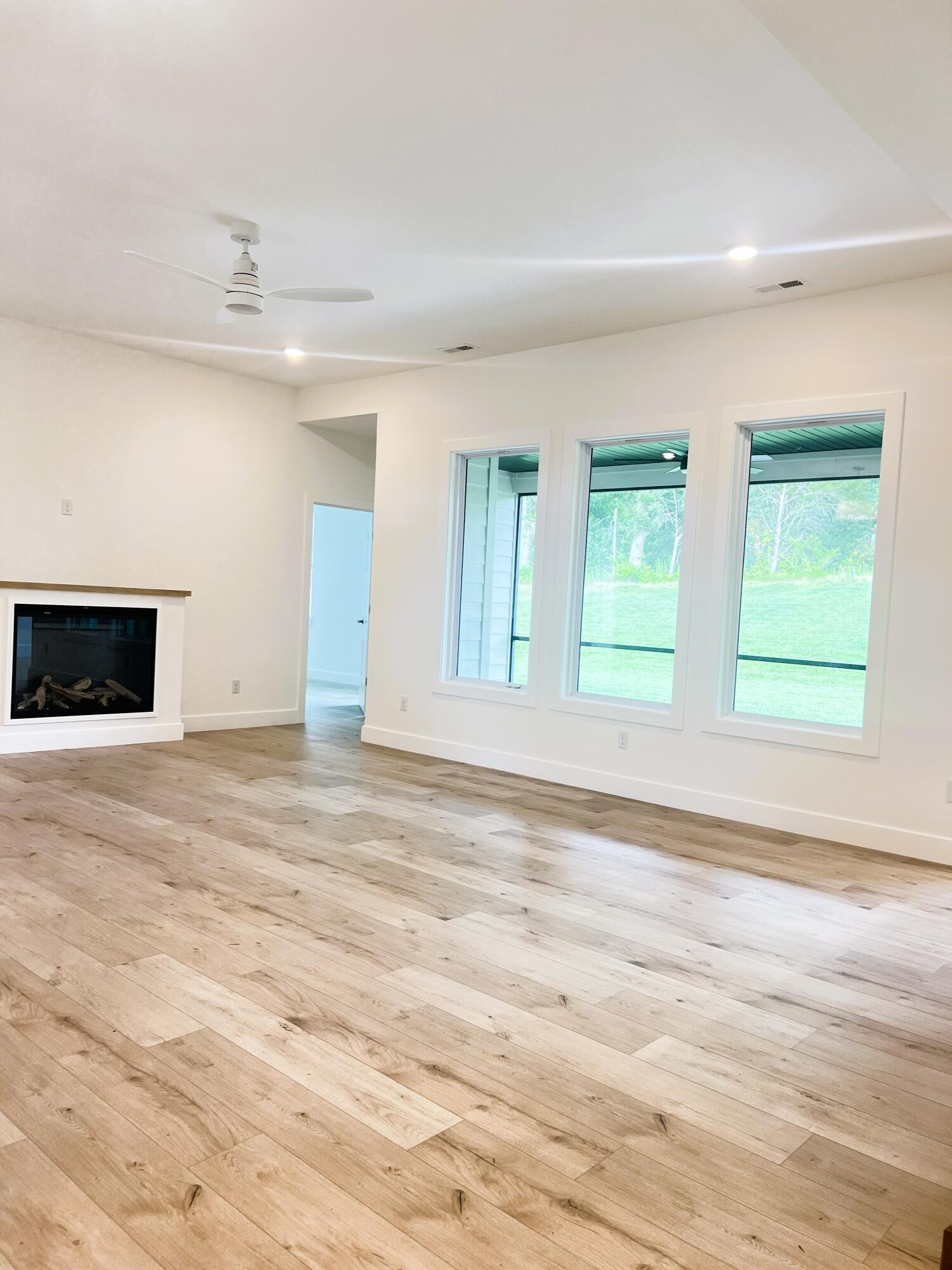 808 Napa Ct Property Photo 3