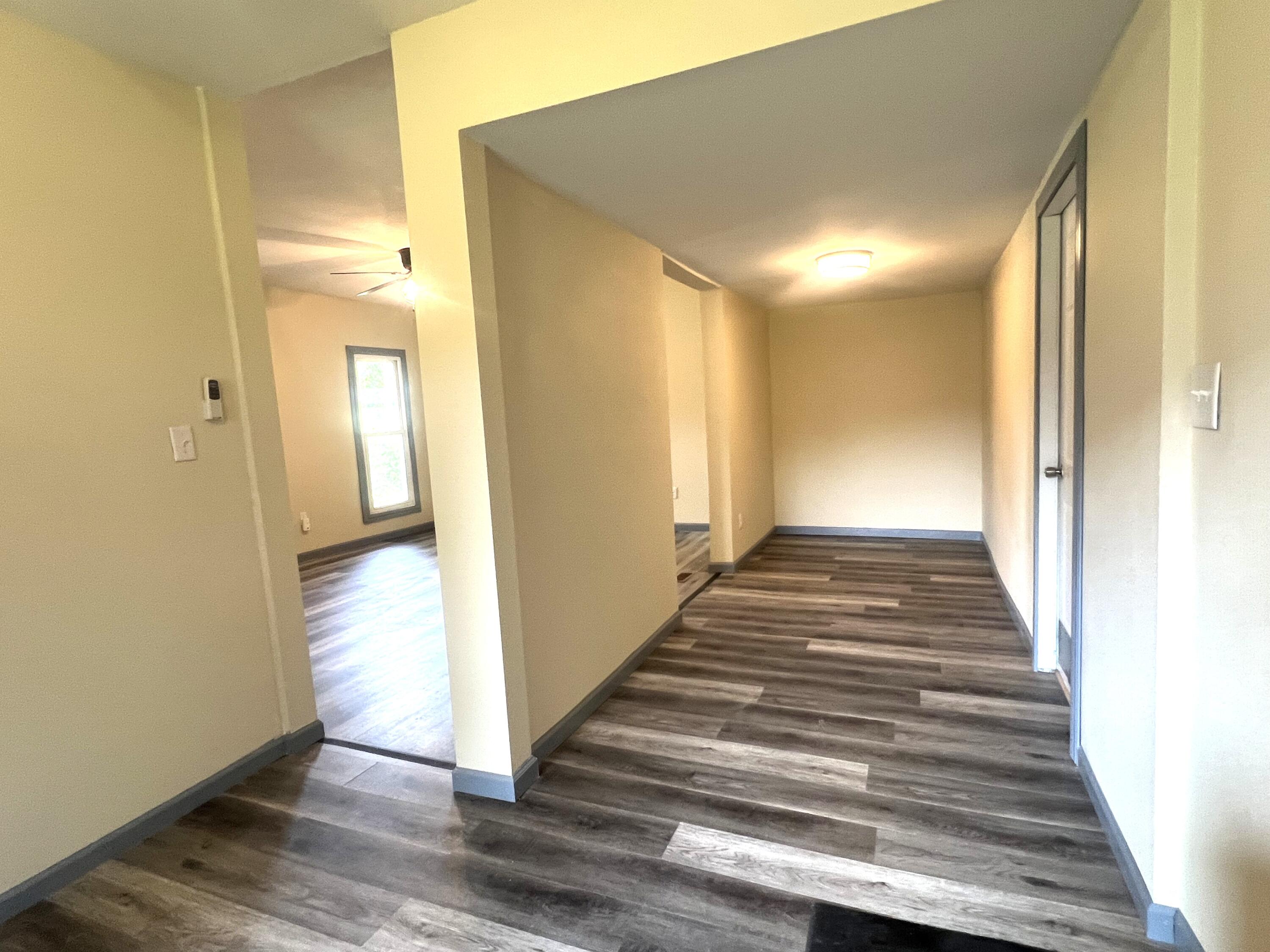 400 4th St Property Photo 15