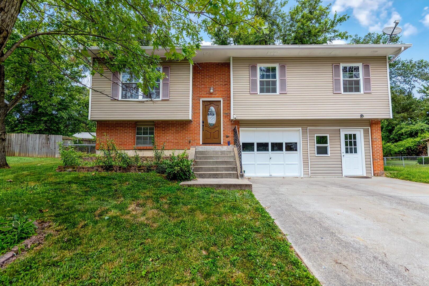 1685 W BORIS DR