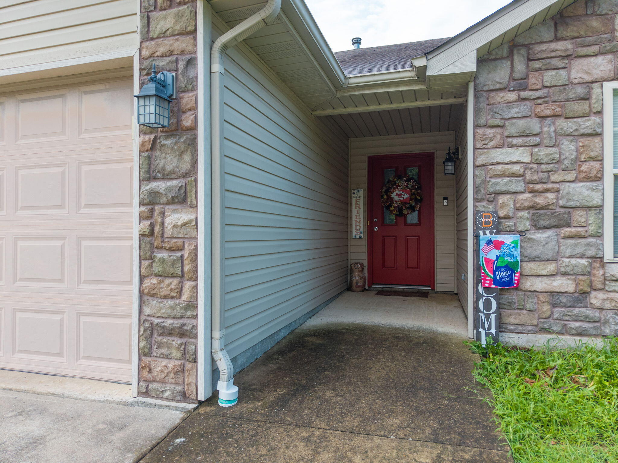 6 Amazon Dr Property Photo 2