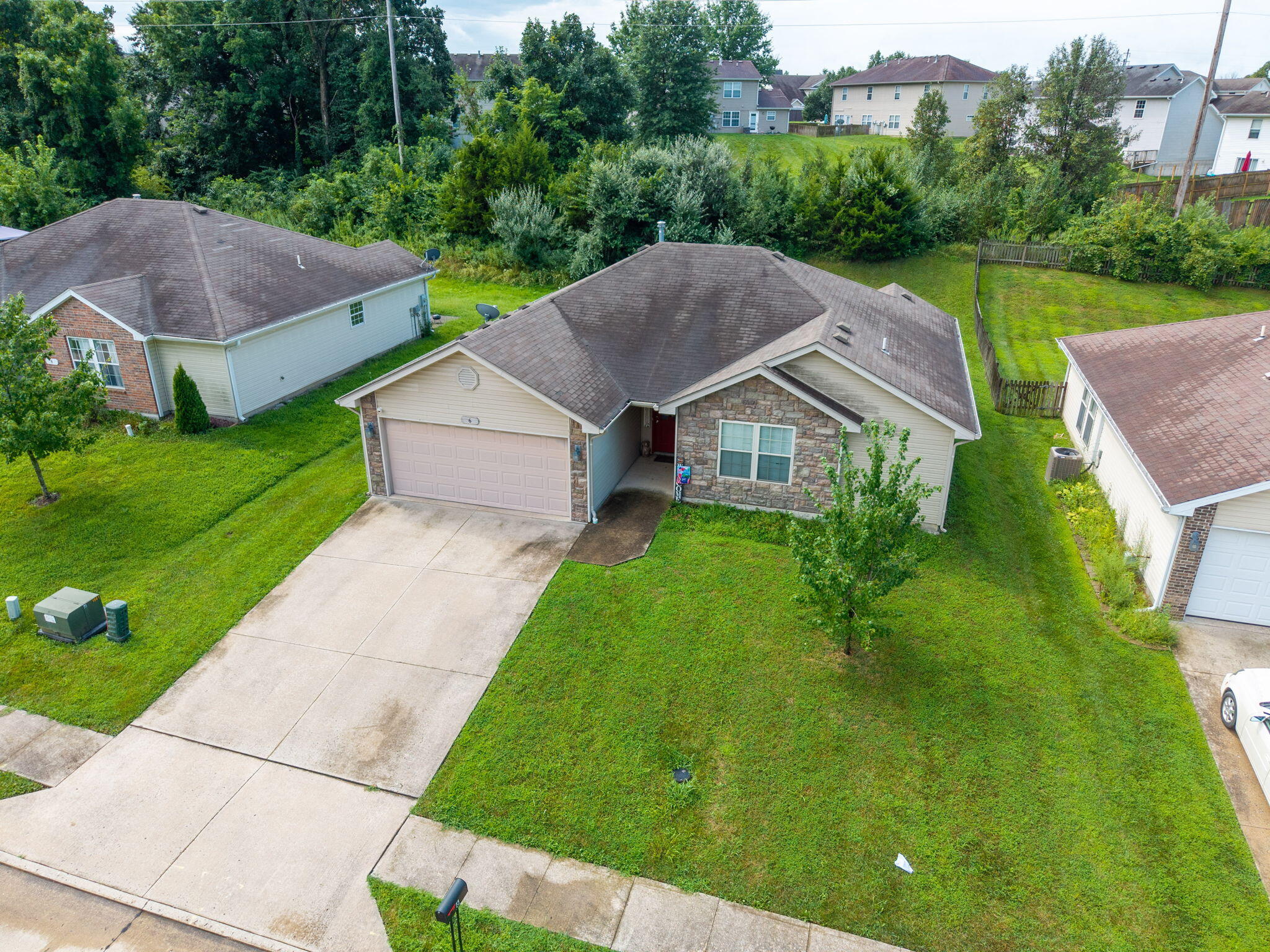 6 Amazon Dr Property Photo 4