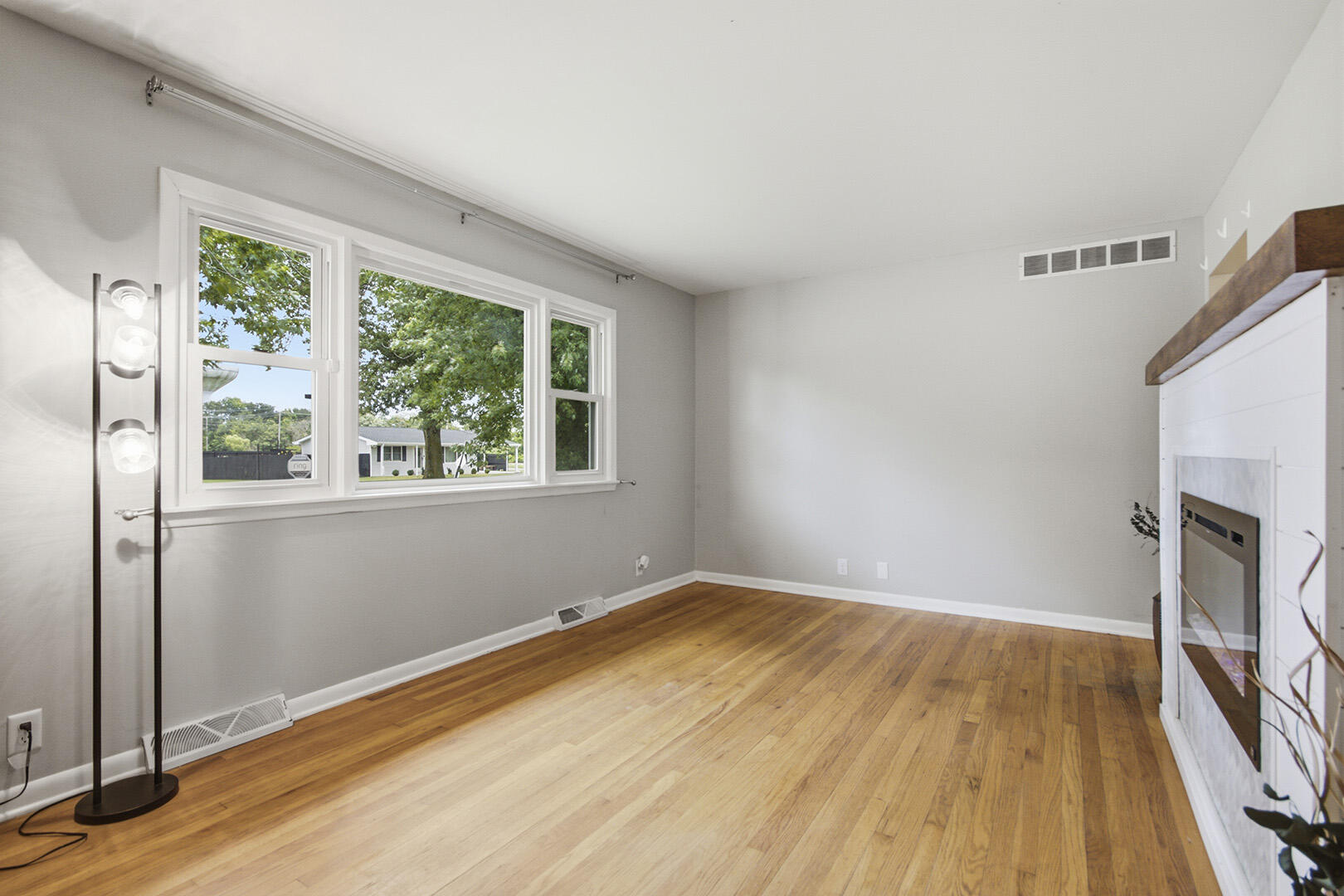 4550 E Lang Dr Property Photo 6