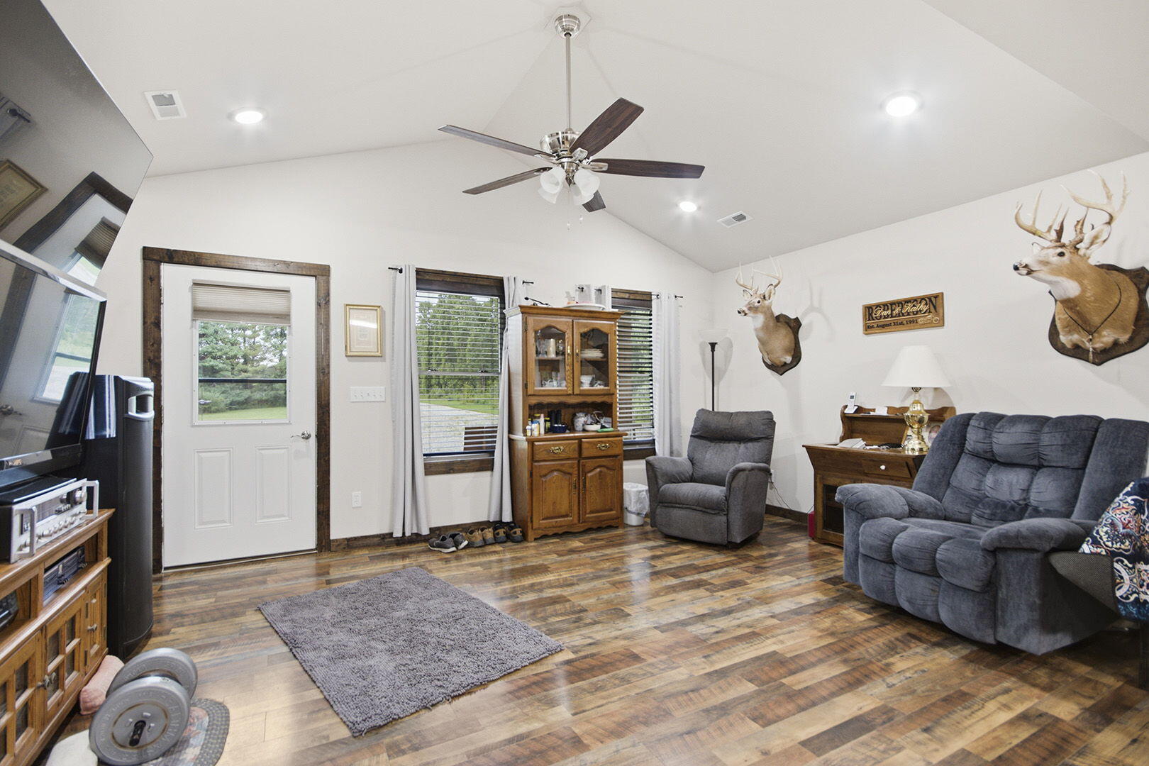 15402 State Highway B Property Photo 4