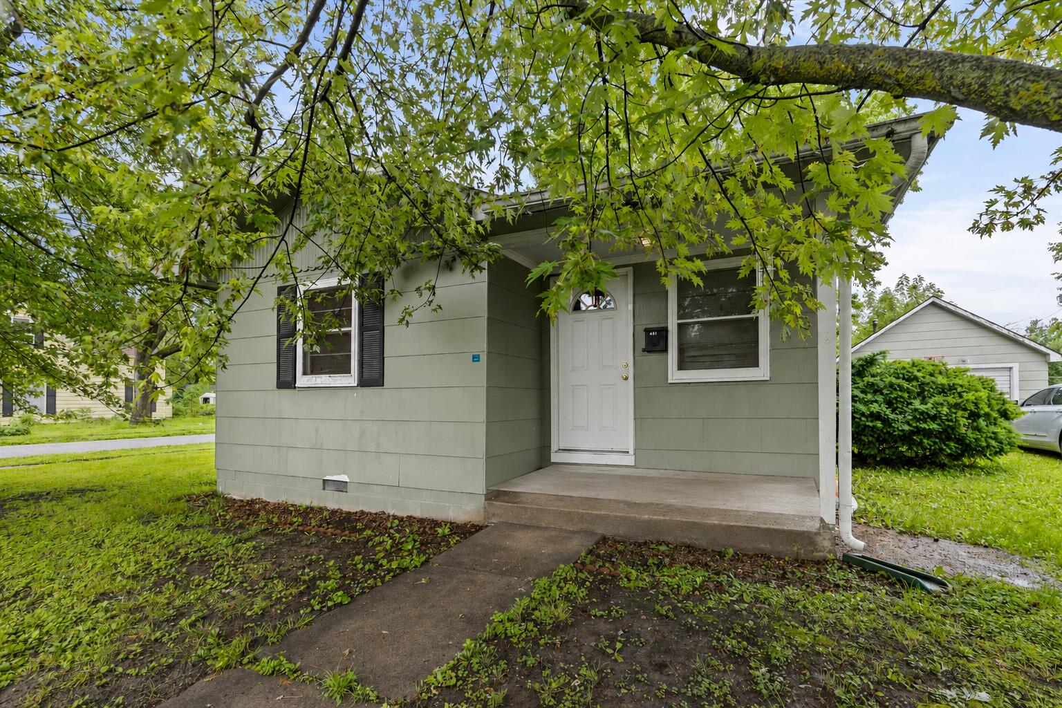 451 S Allen St Property Photo 4