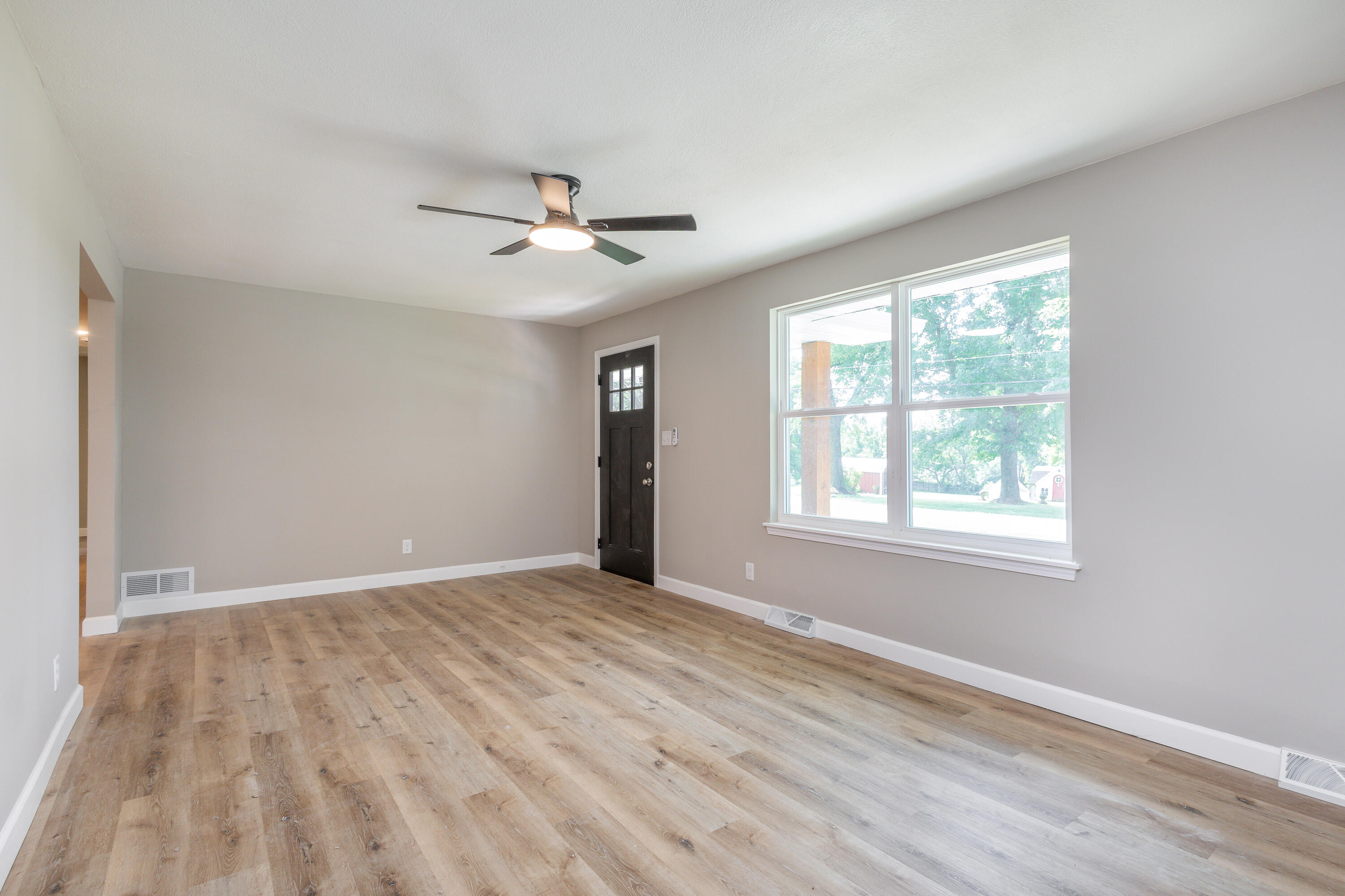 25 E Poplar Hill Dr Property Photo 8