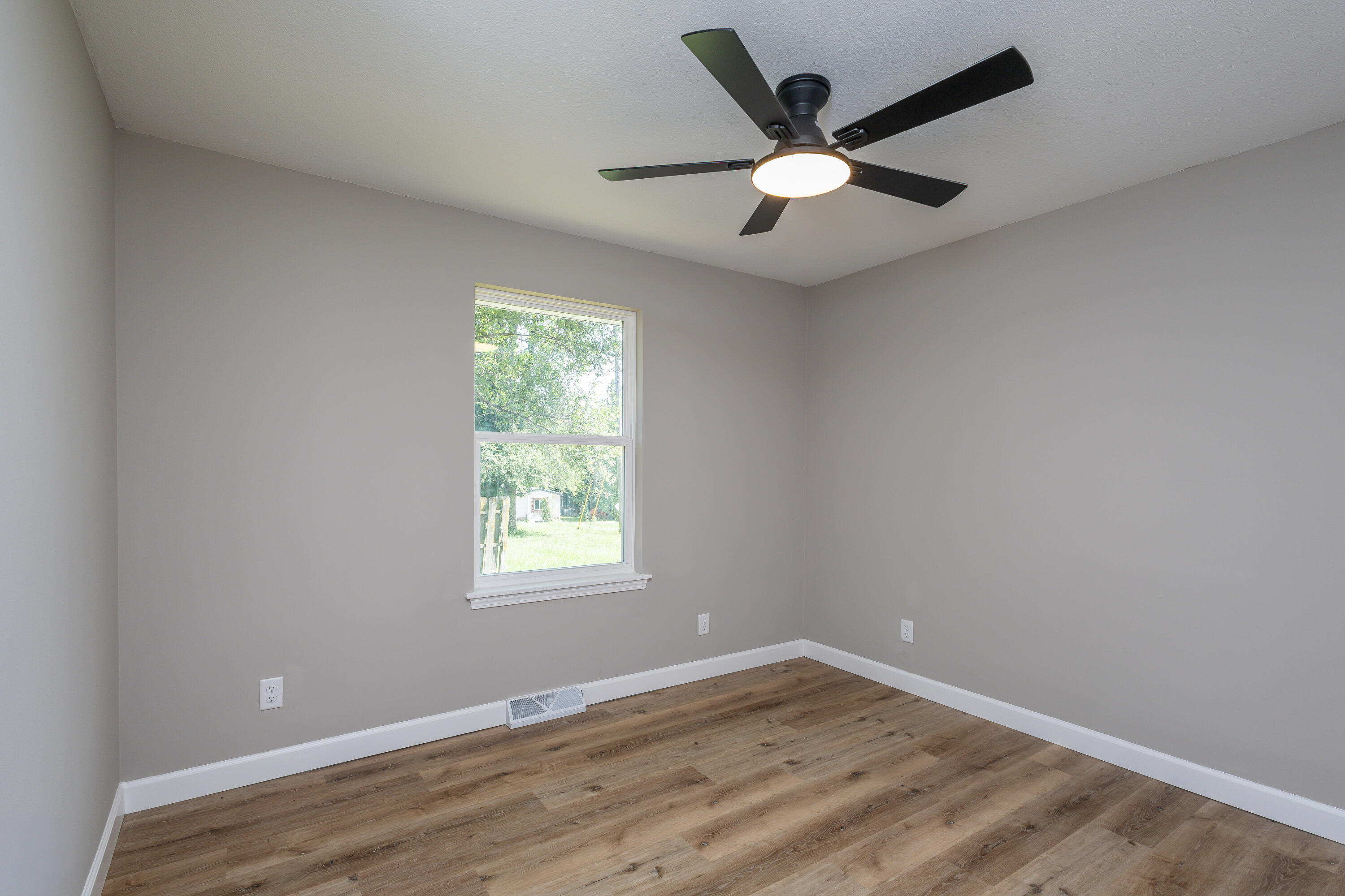 25 E Poplar Hill Dr Property Photo 22