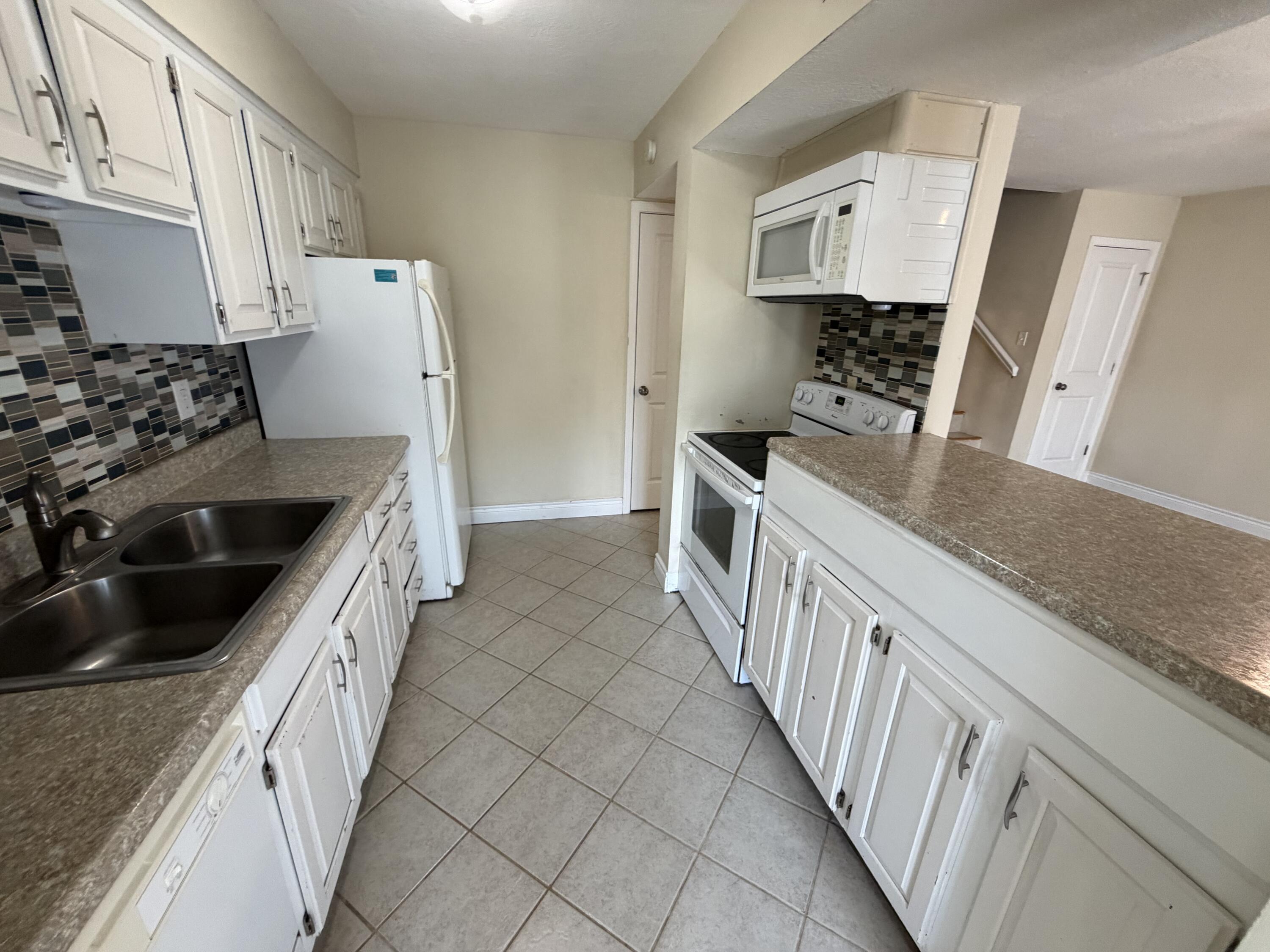 2032 Waterfront Dr D Property Photo 10