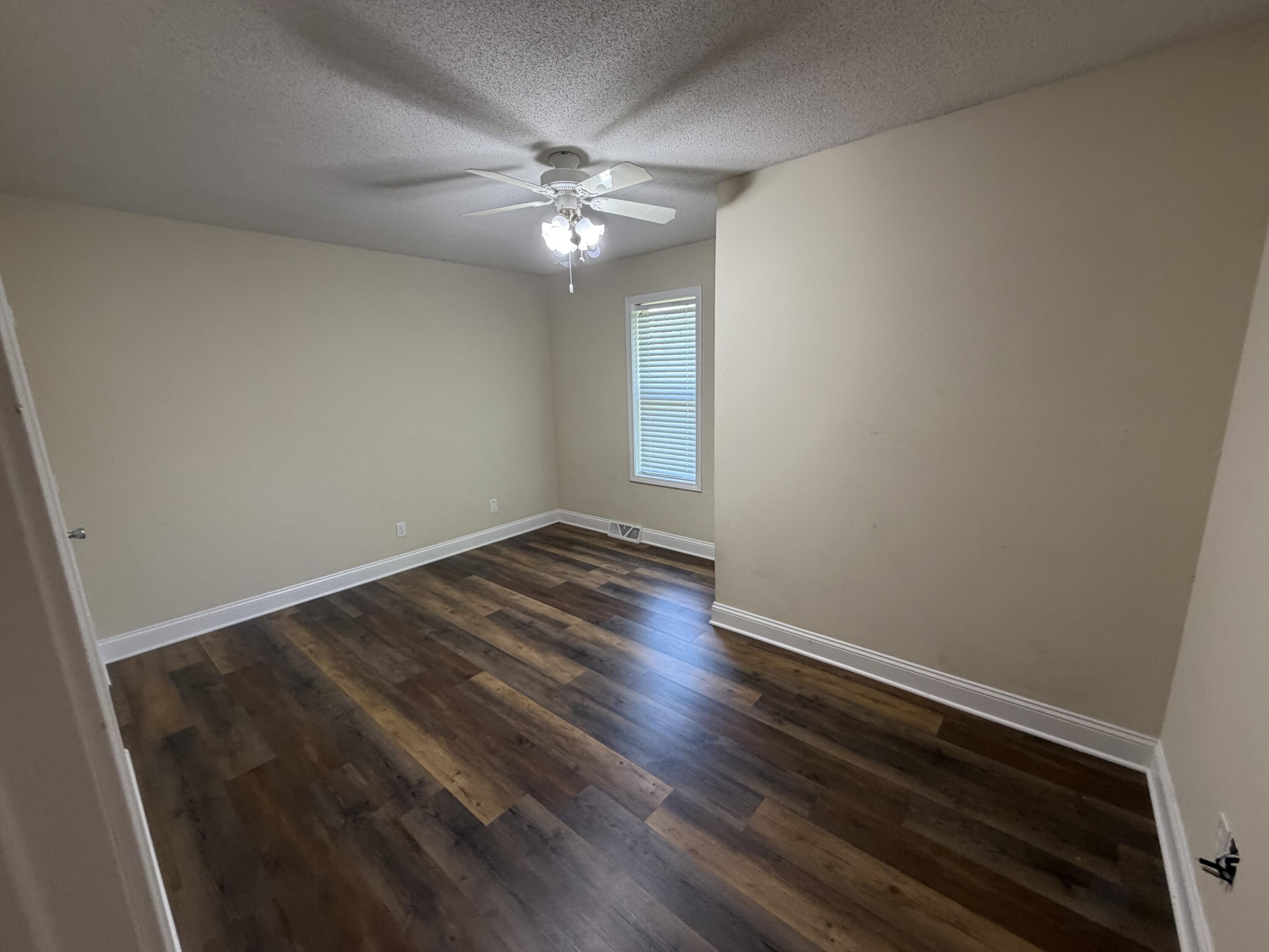 2032 Waterfront Dr D Property Photo 13