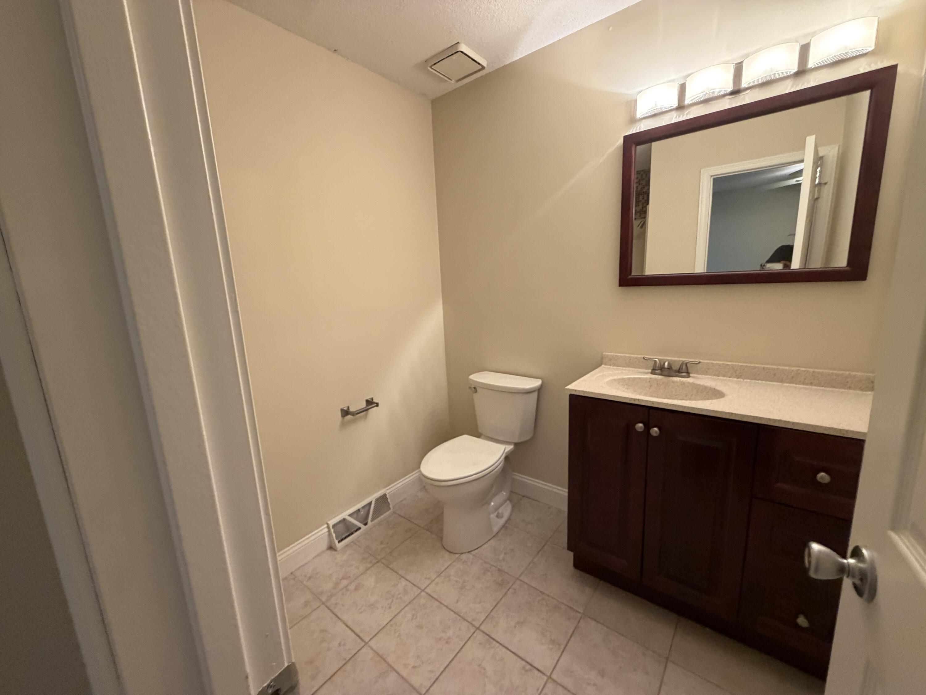 2032 Waterfront Dr D Property Photo 15