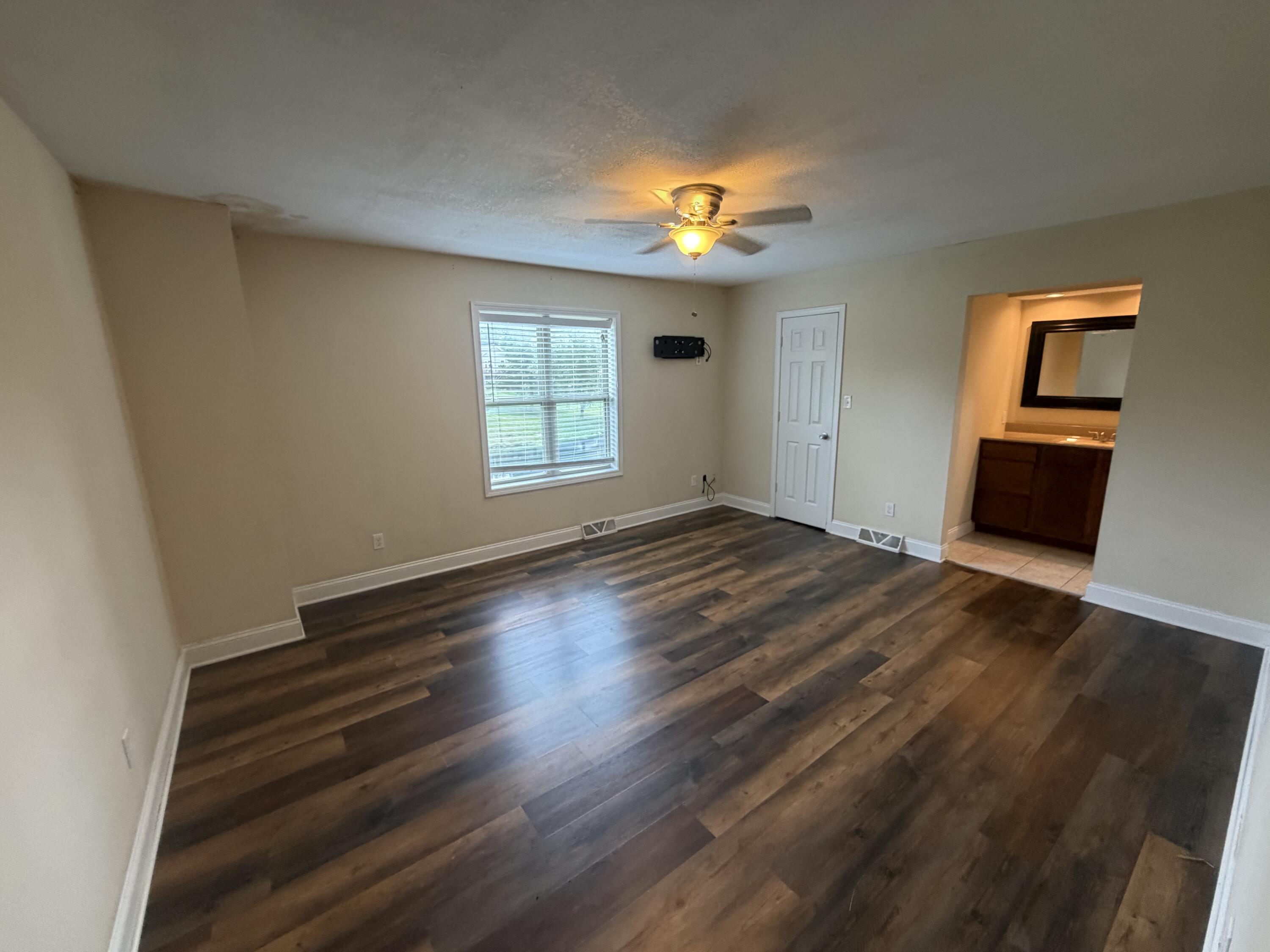 2032 Waterfront Dr D Property Photo 17