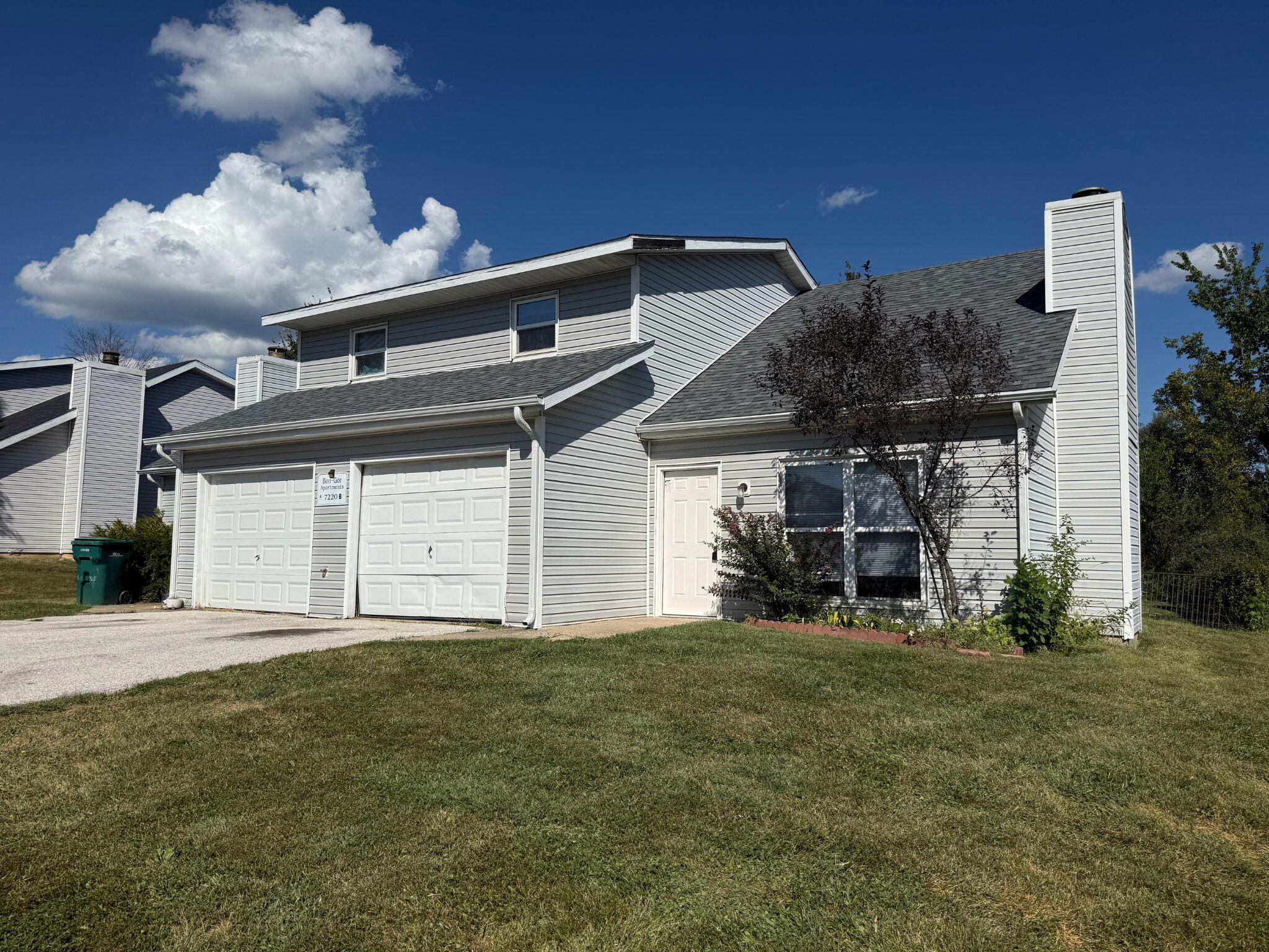 7220 N MOBERLY DR B Property Photo 1