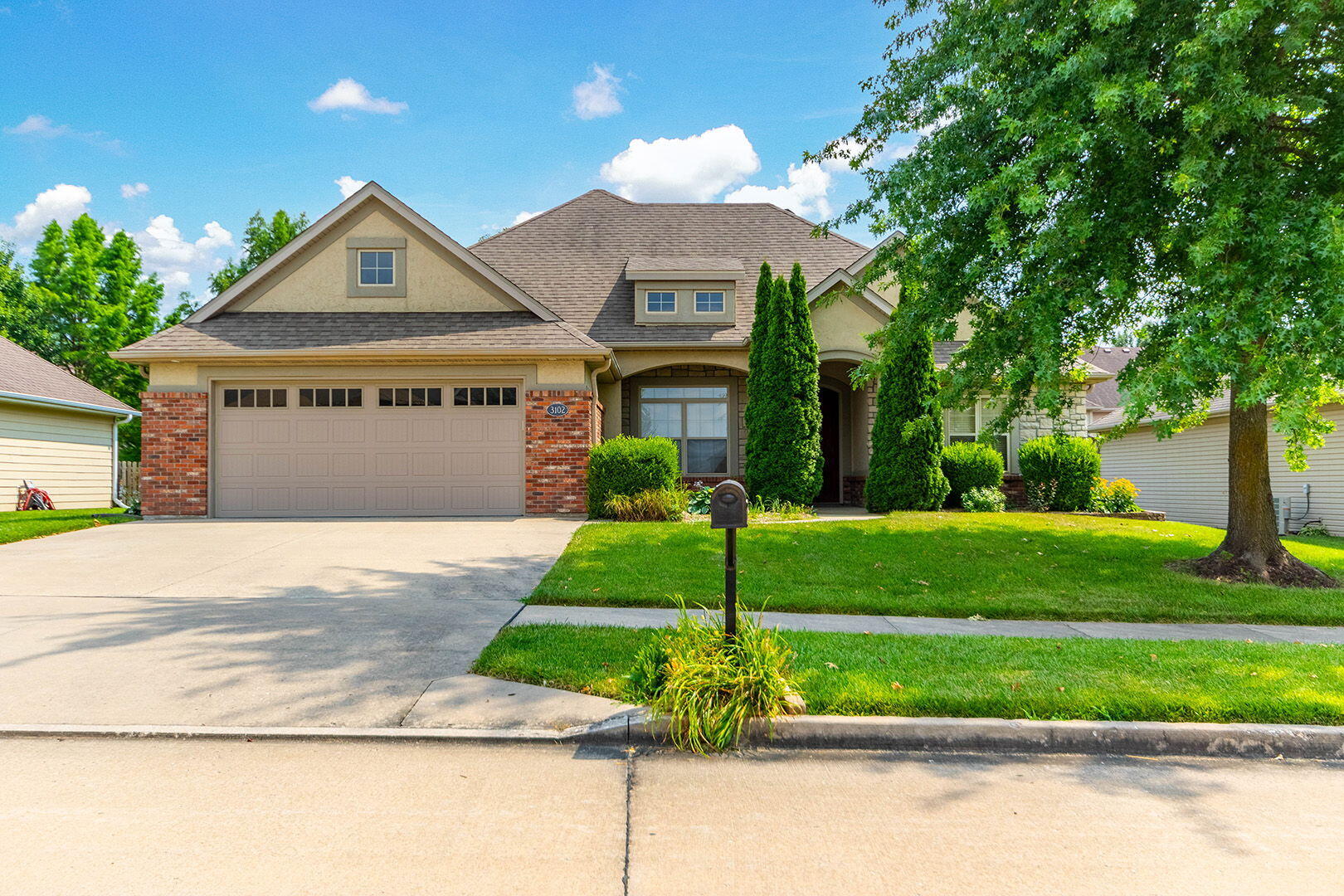 3102 Crabapple Ln Property Photo 1