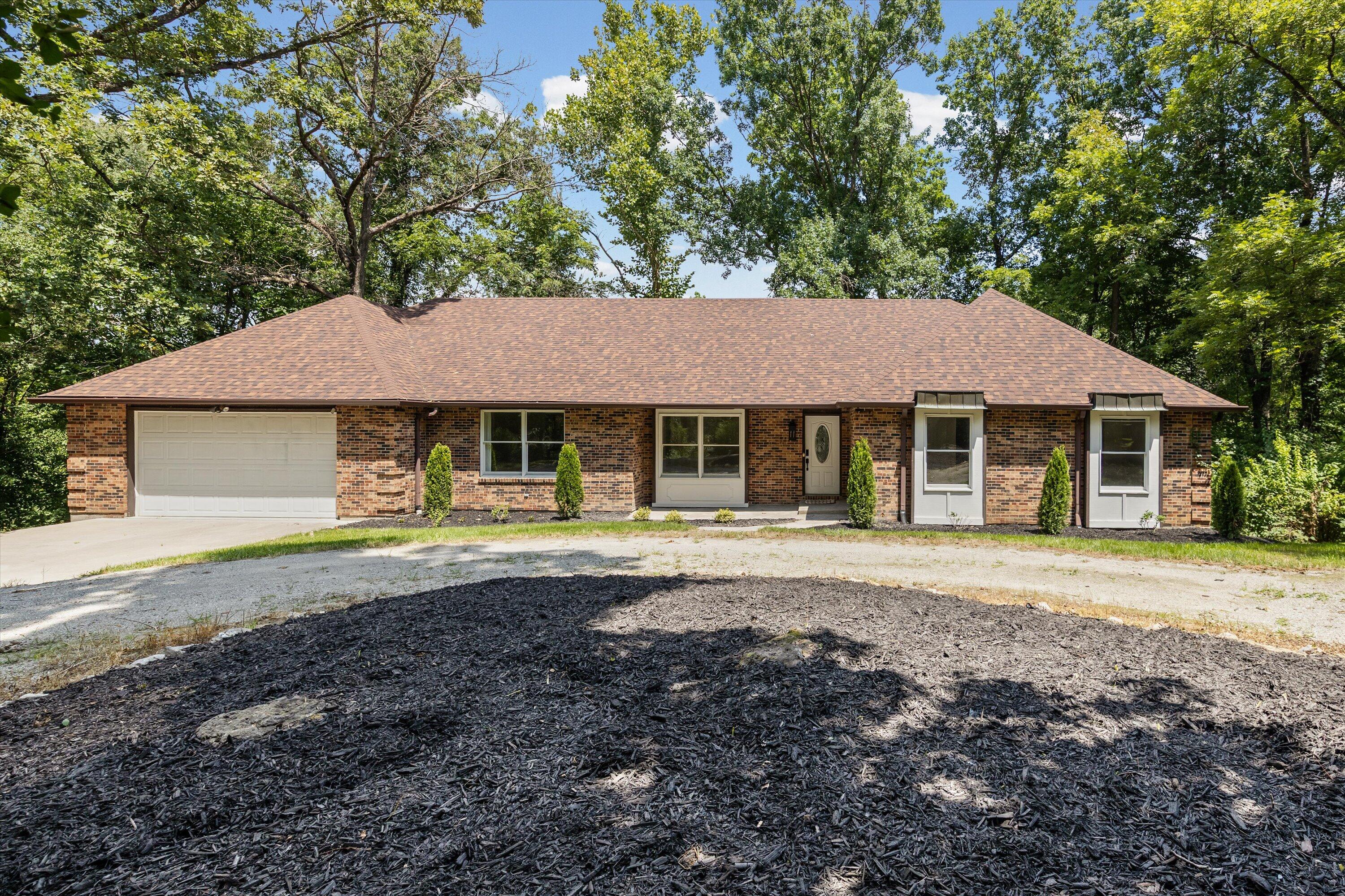 7002 N Kaywood Dr Property Photo 1