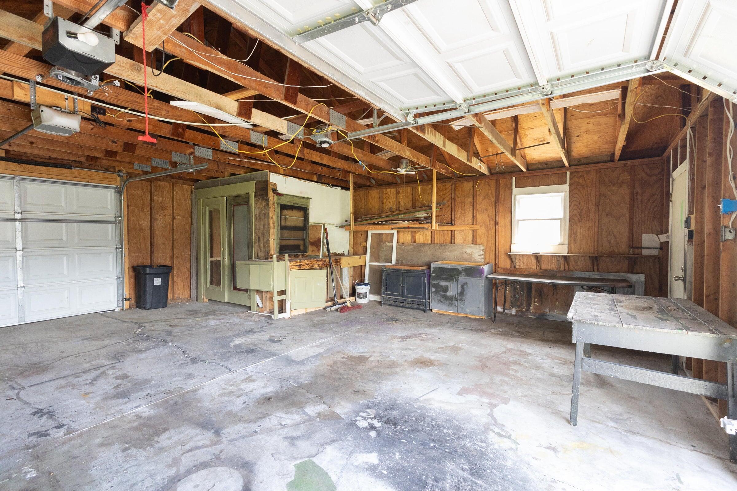 409 E Sedgwick St Property Photo 30
