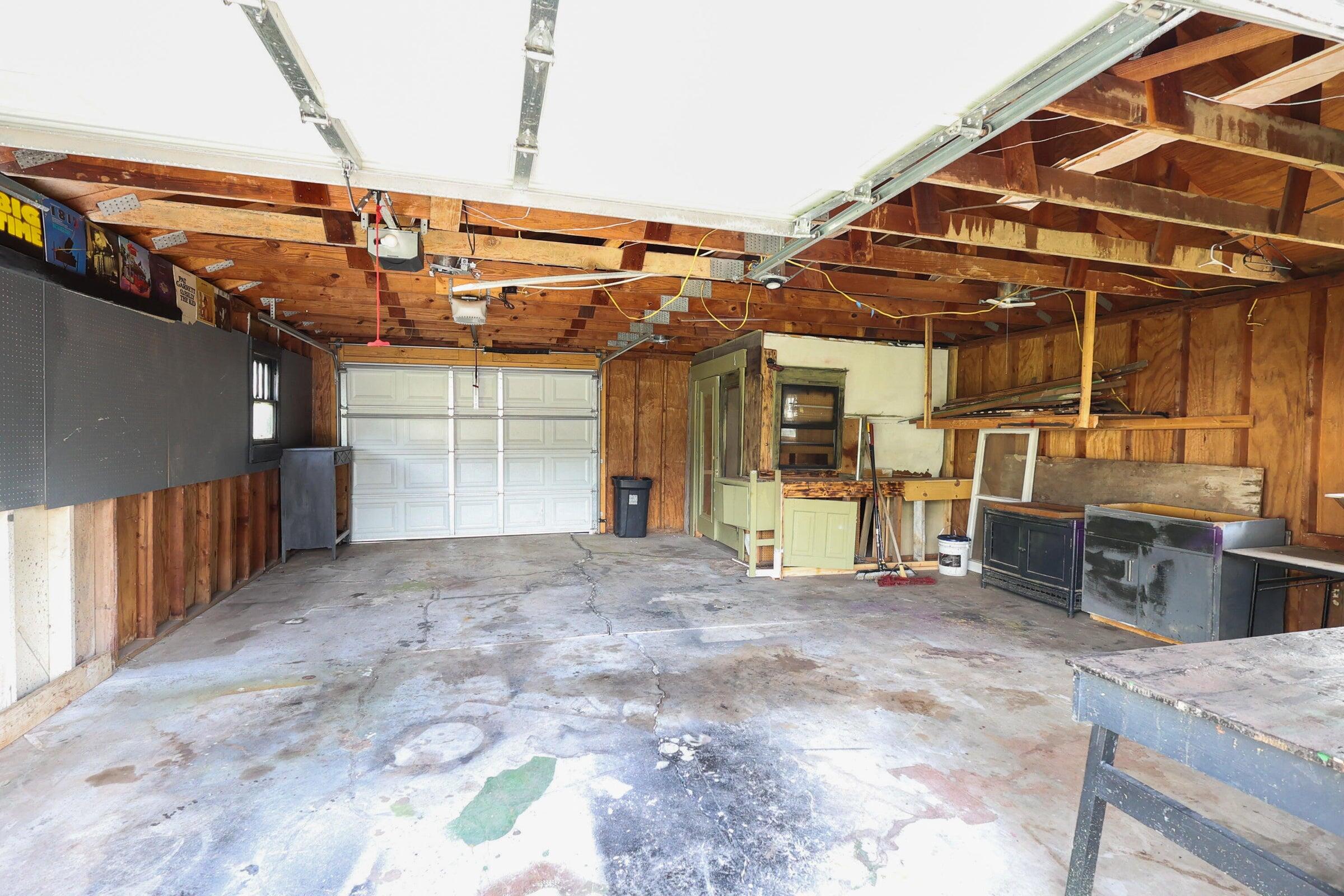 409 E Sedgwick St Property Photo 31