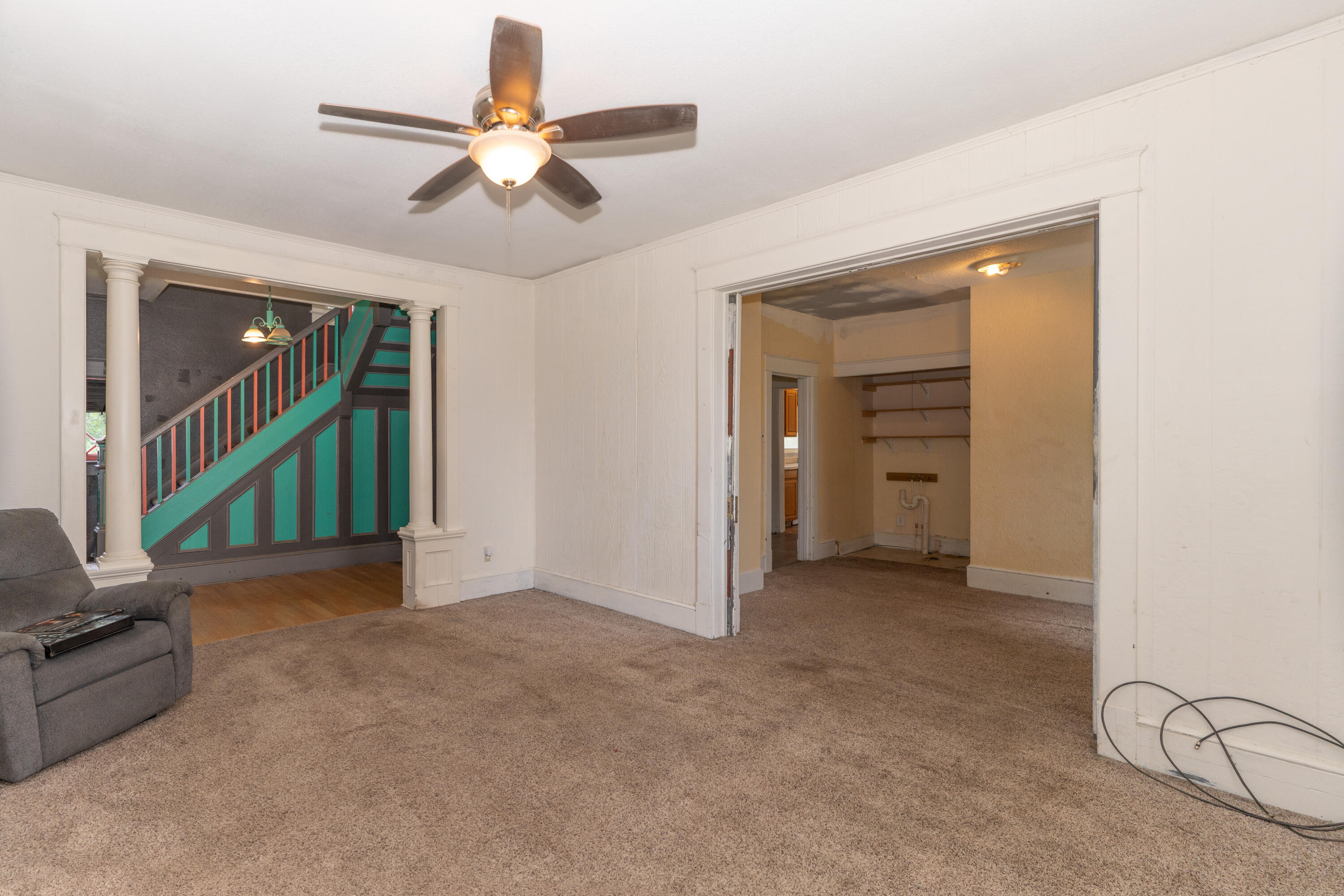 334 E Rollins St Property Photo 2