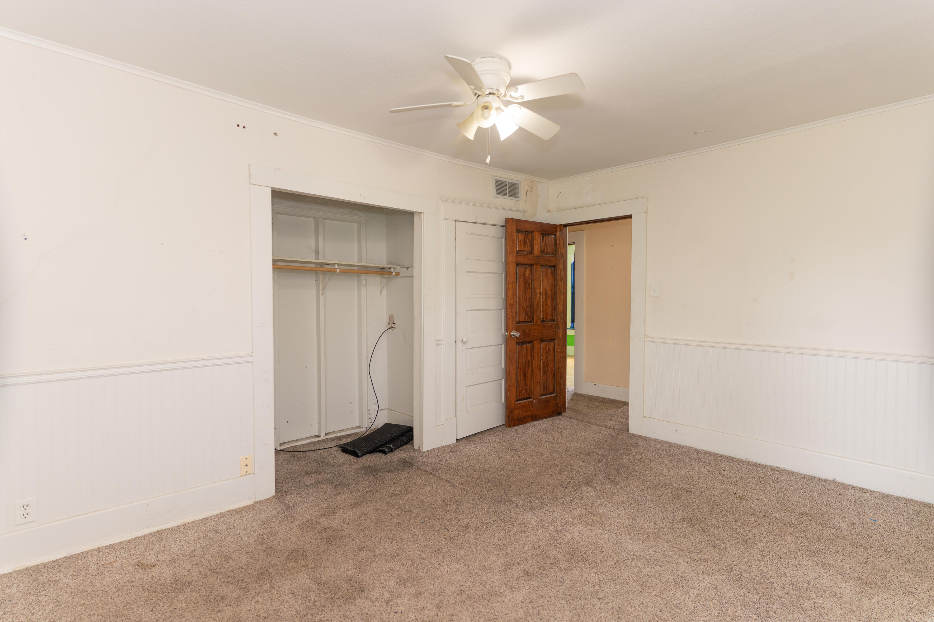 334 E Rollins St Property Photo 13