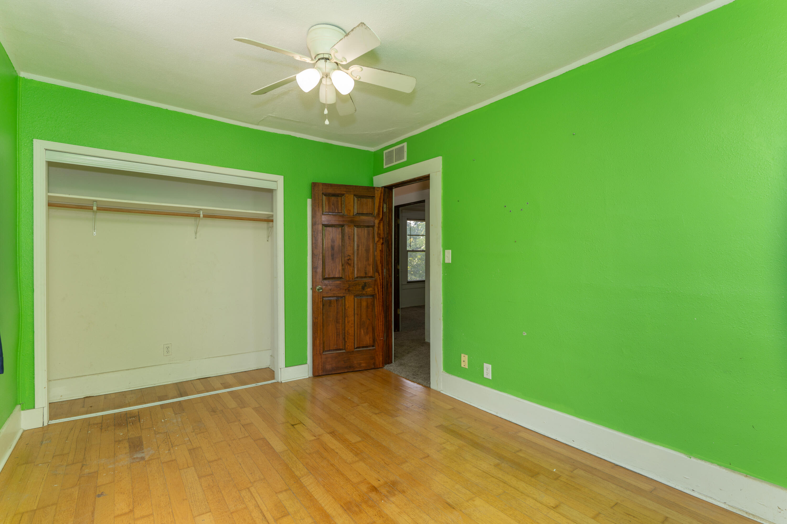 334 E Rollins St Property Photo 15