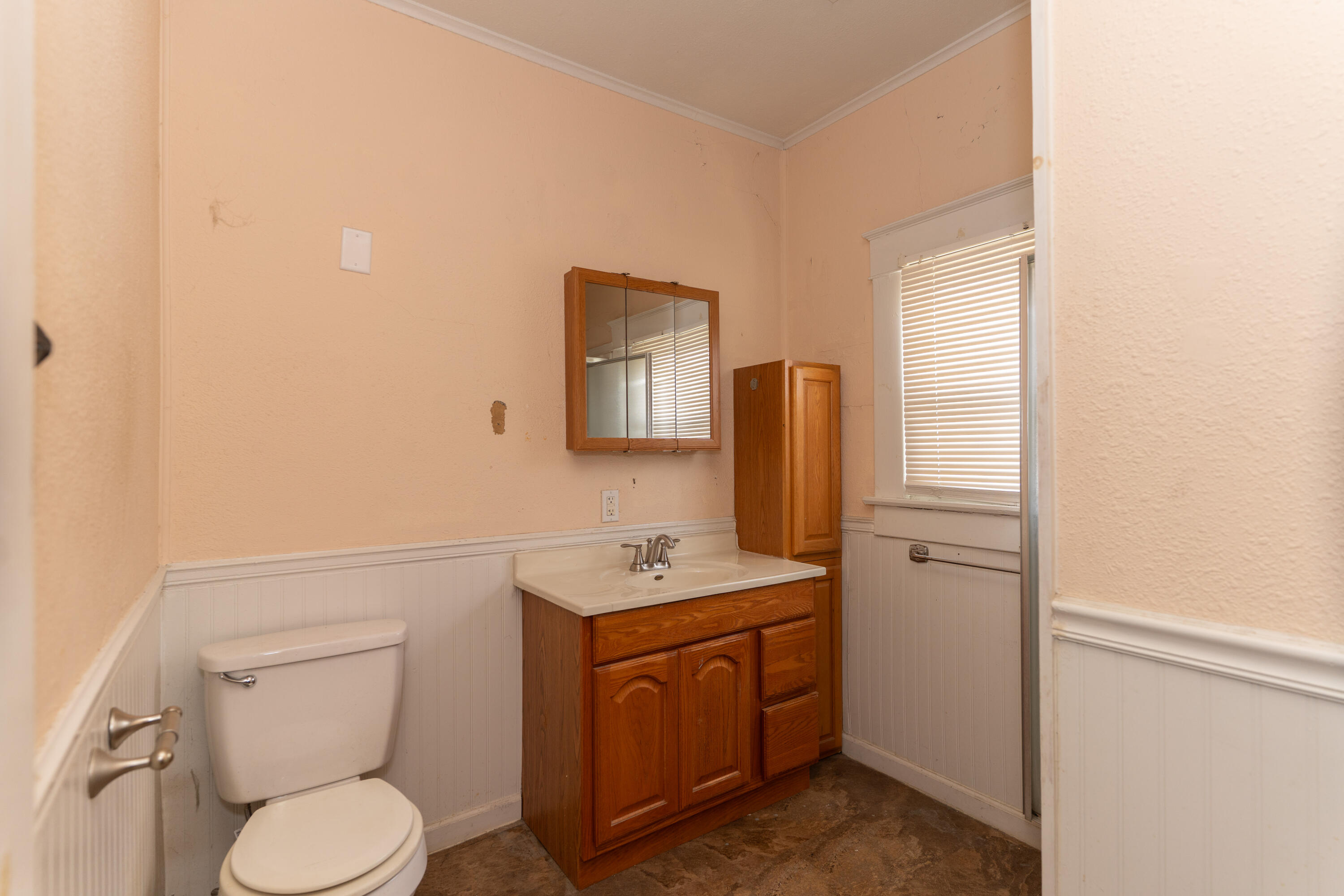 334 E Rollins St Property Photo 18