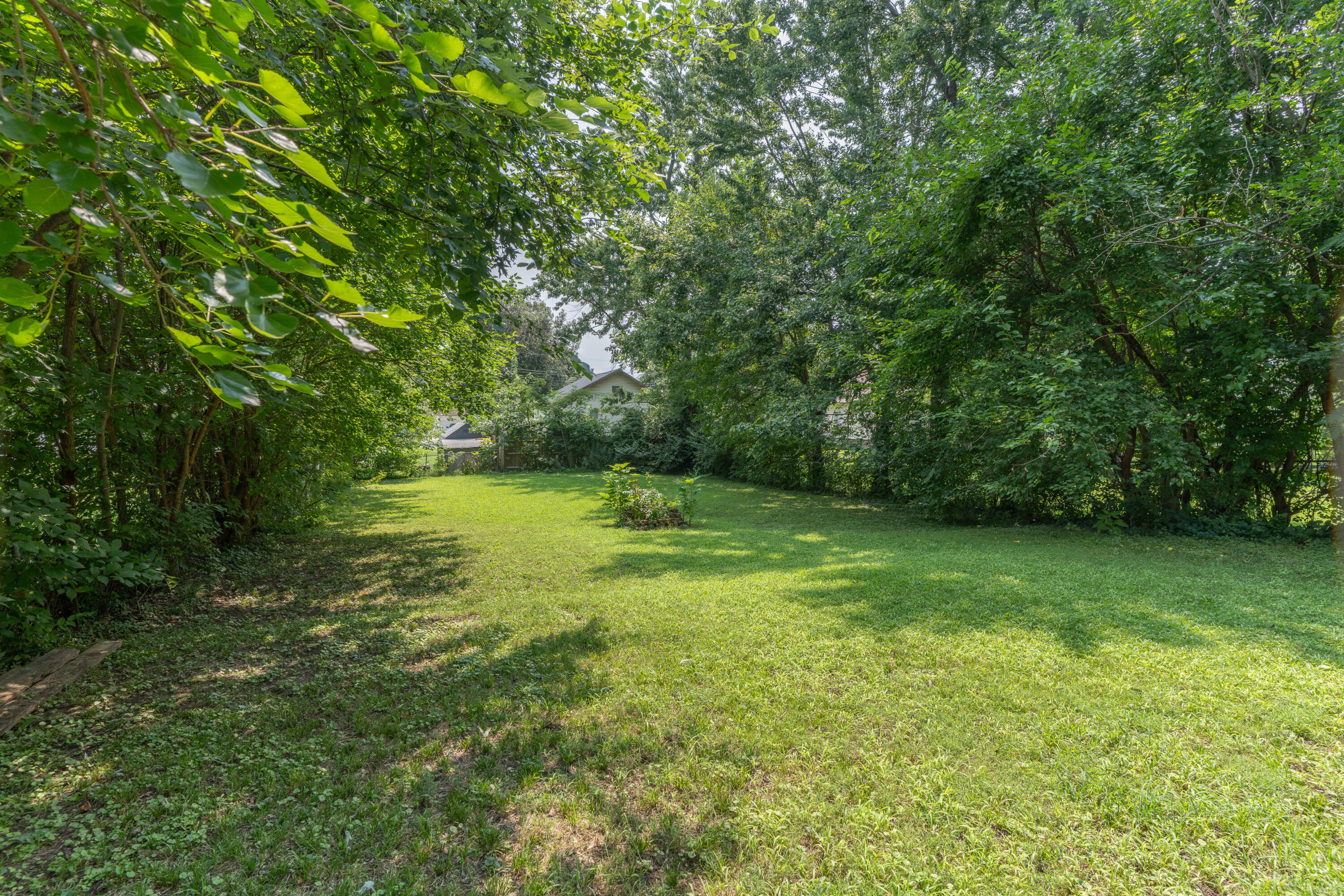 334 E Rollins St Property Photo 22