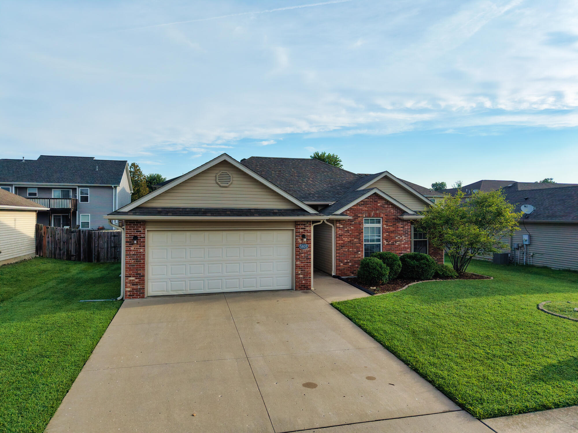 5805 Mahon Dr Property Photo 3