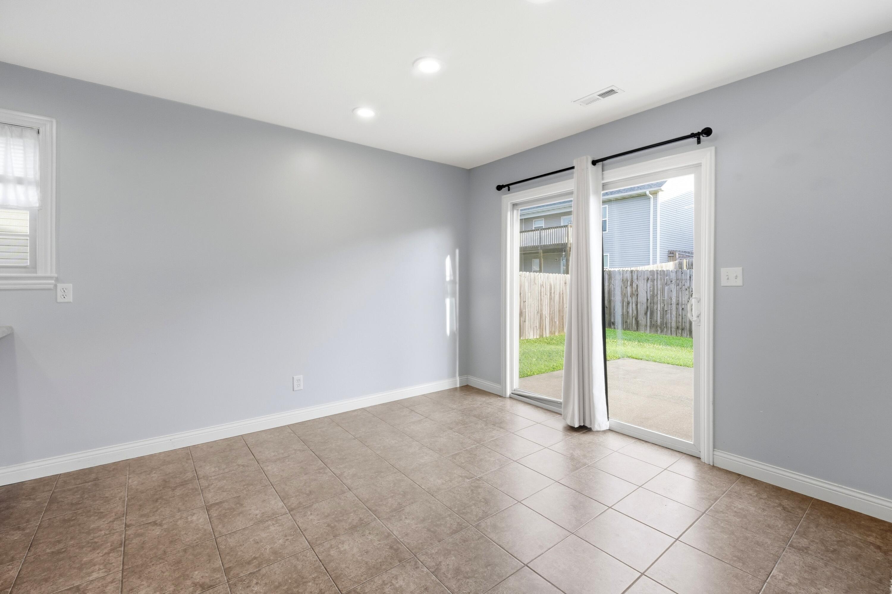 5805 Mahon Dr Property Photo 7