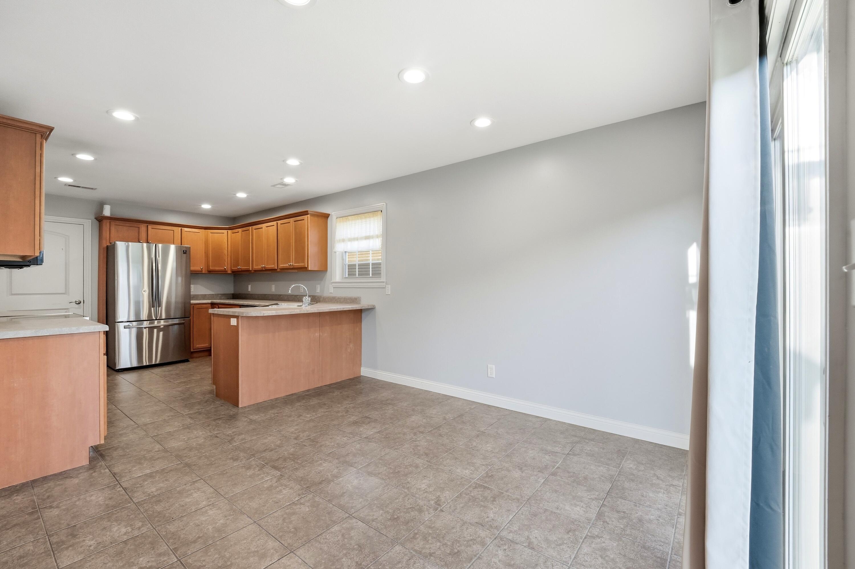 5805 Mahon Dr Property Photo 8