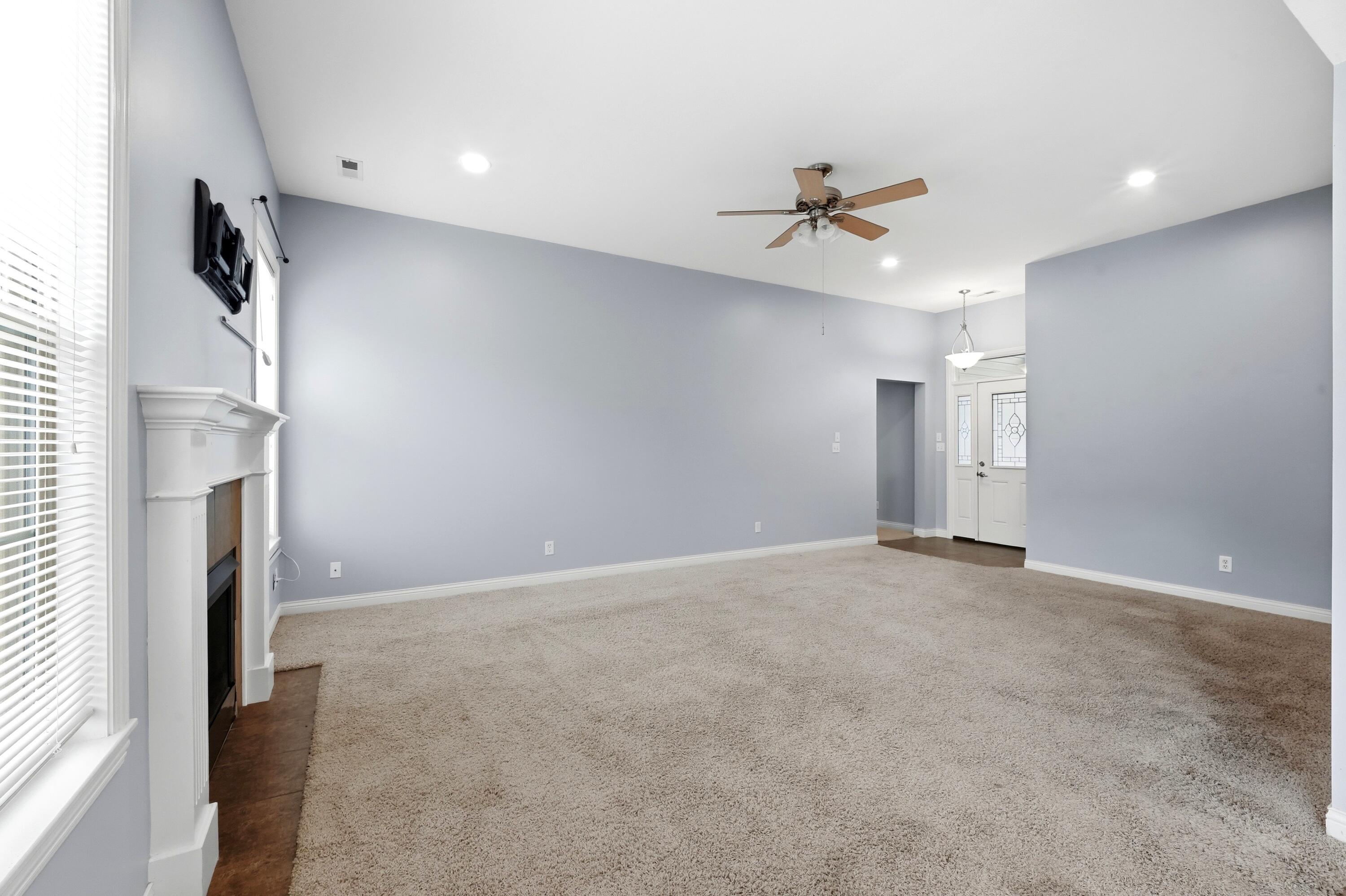 5805 Mahon Dr Property Photo 9