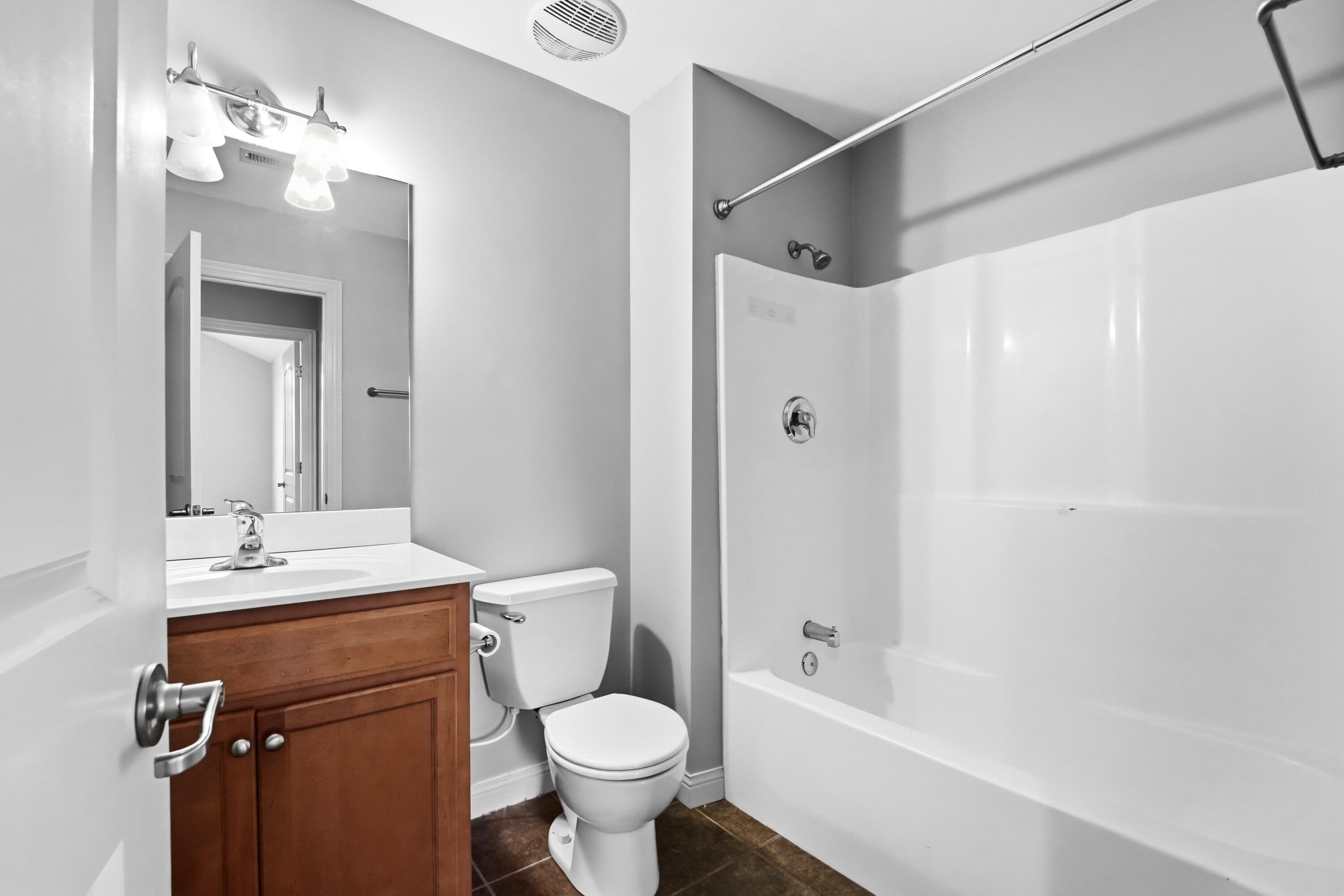 5805 Mahon Dr Property Photo 13