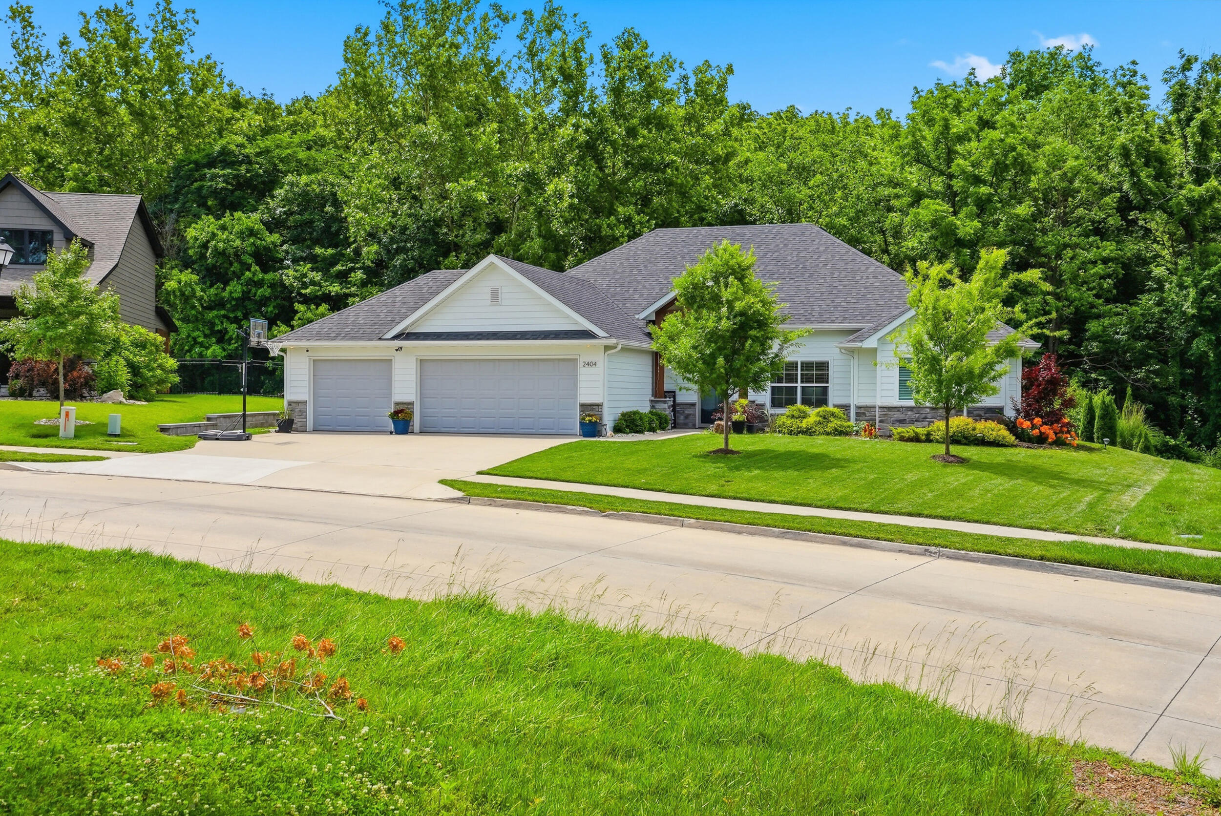 2404 Baxley Dr Property Photo 47