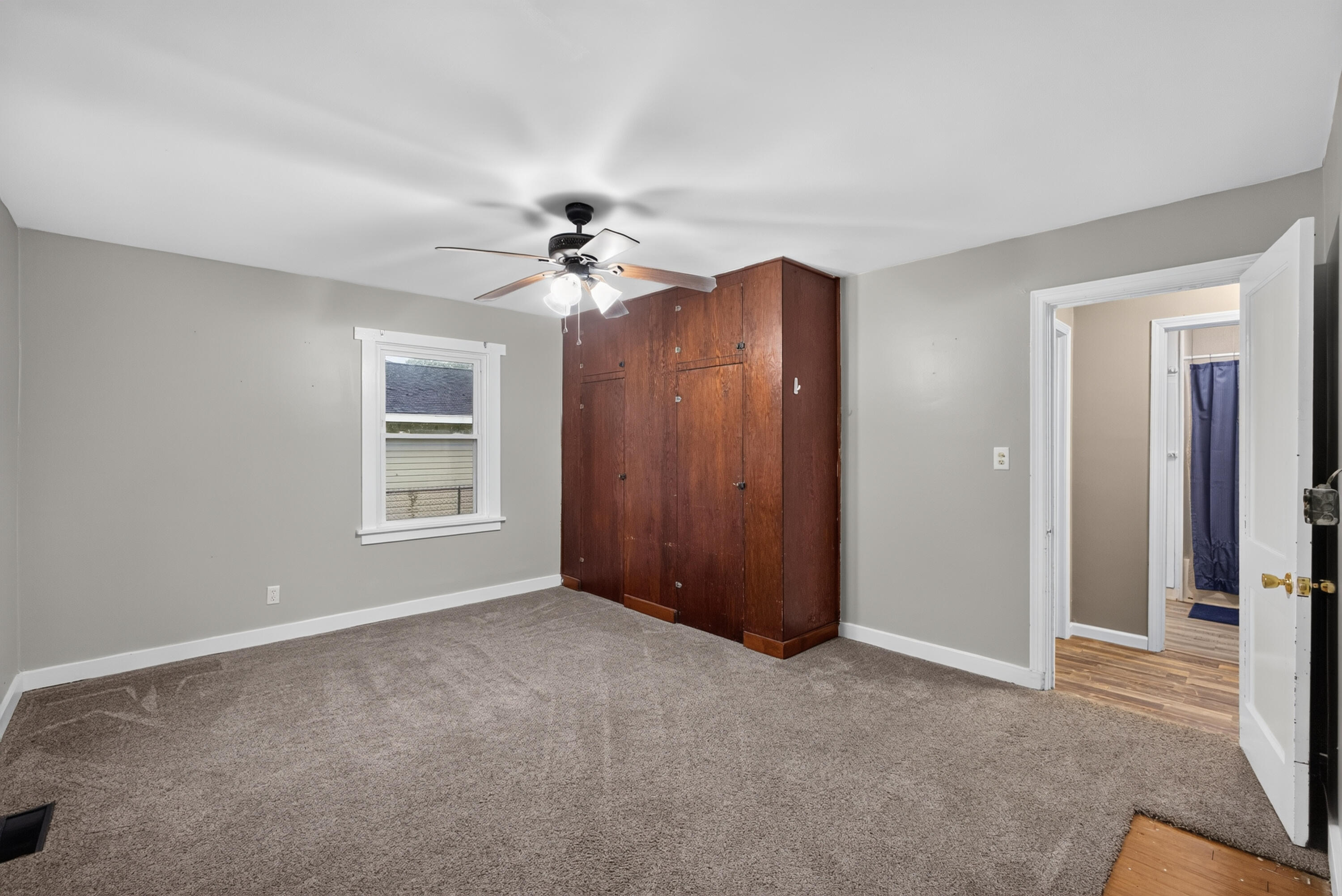 515 E Booth St Property Photo 10