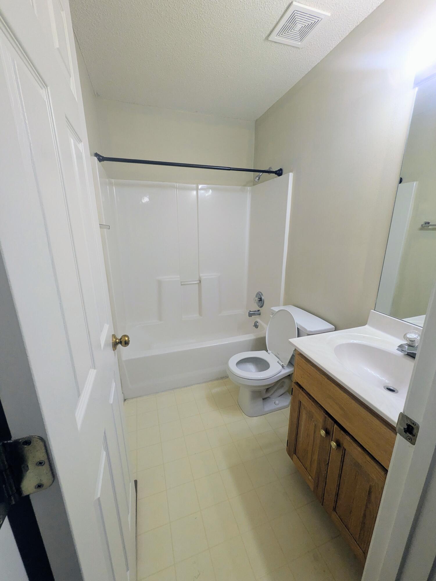 32 N Cedar Lake Dr Property Photo 13