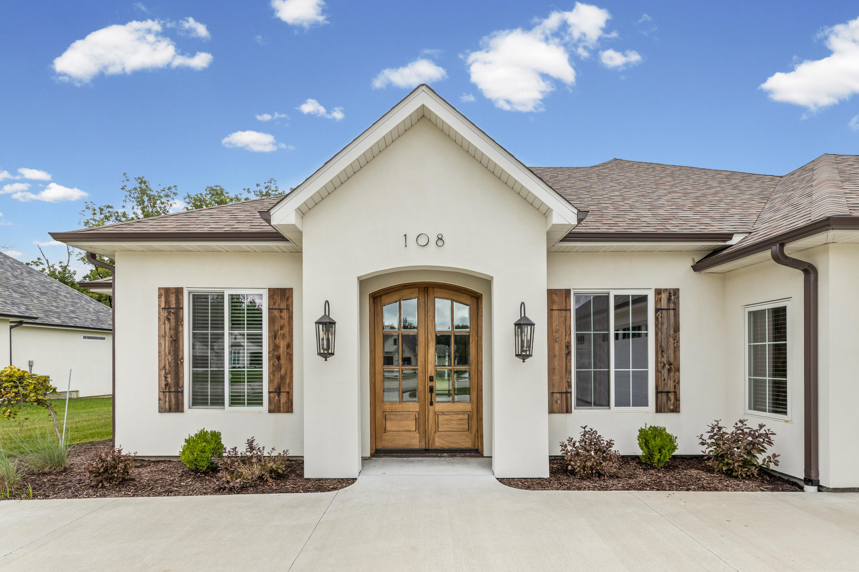 108 Walton Heath Ct Property Photo 1
