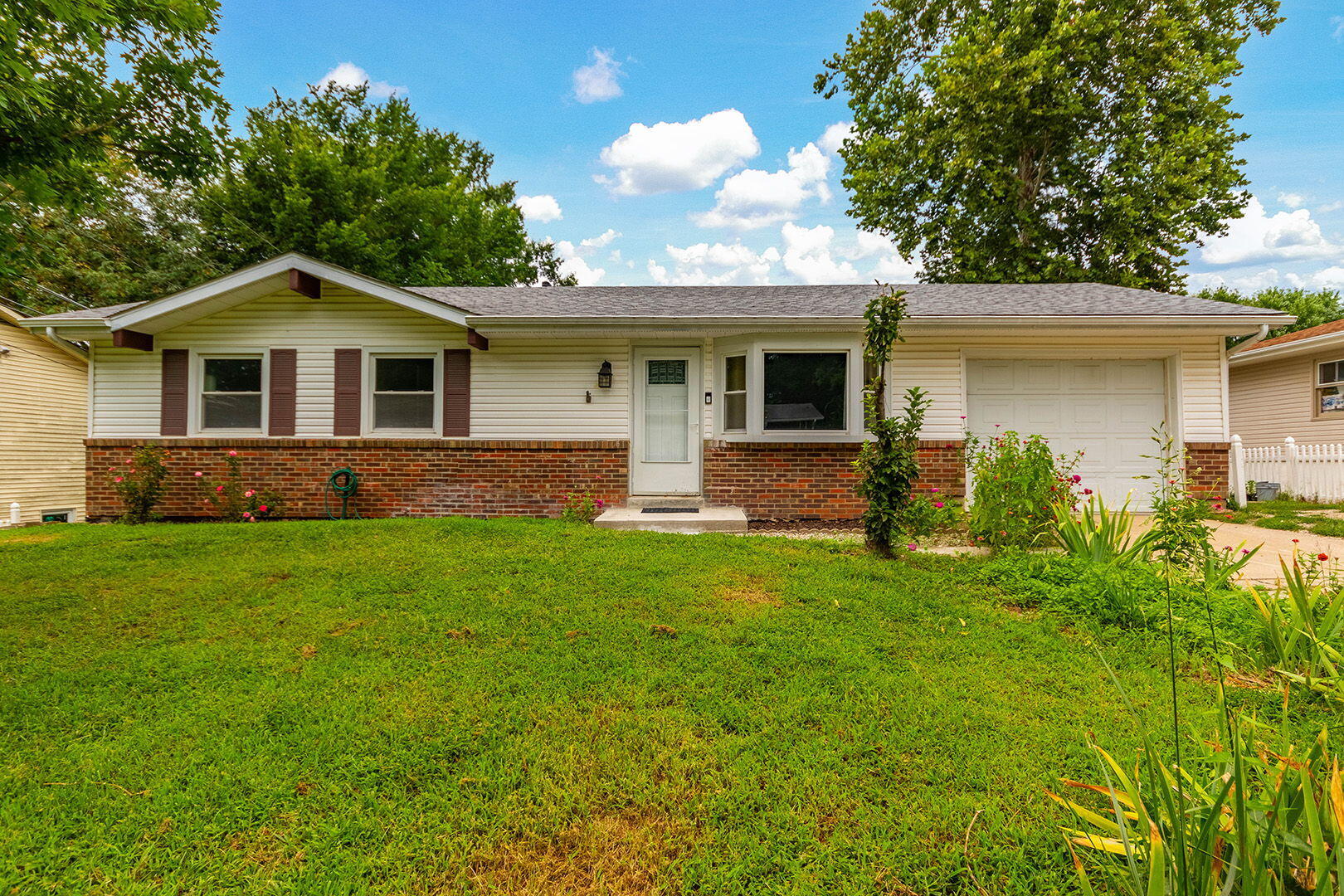 7 E ALHAMBRA DR Property Photo 1