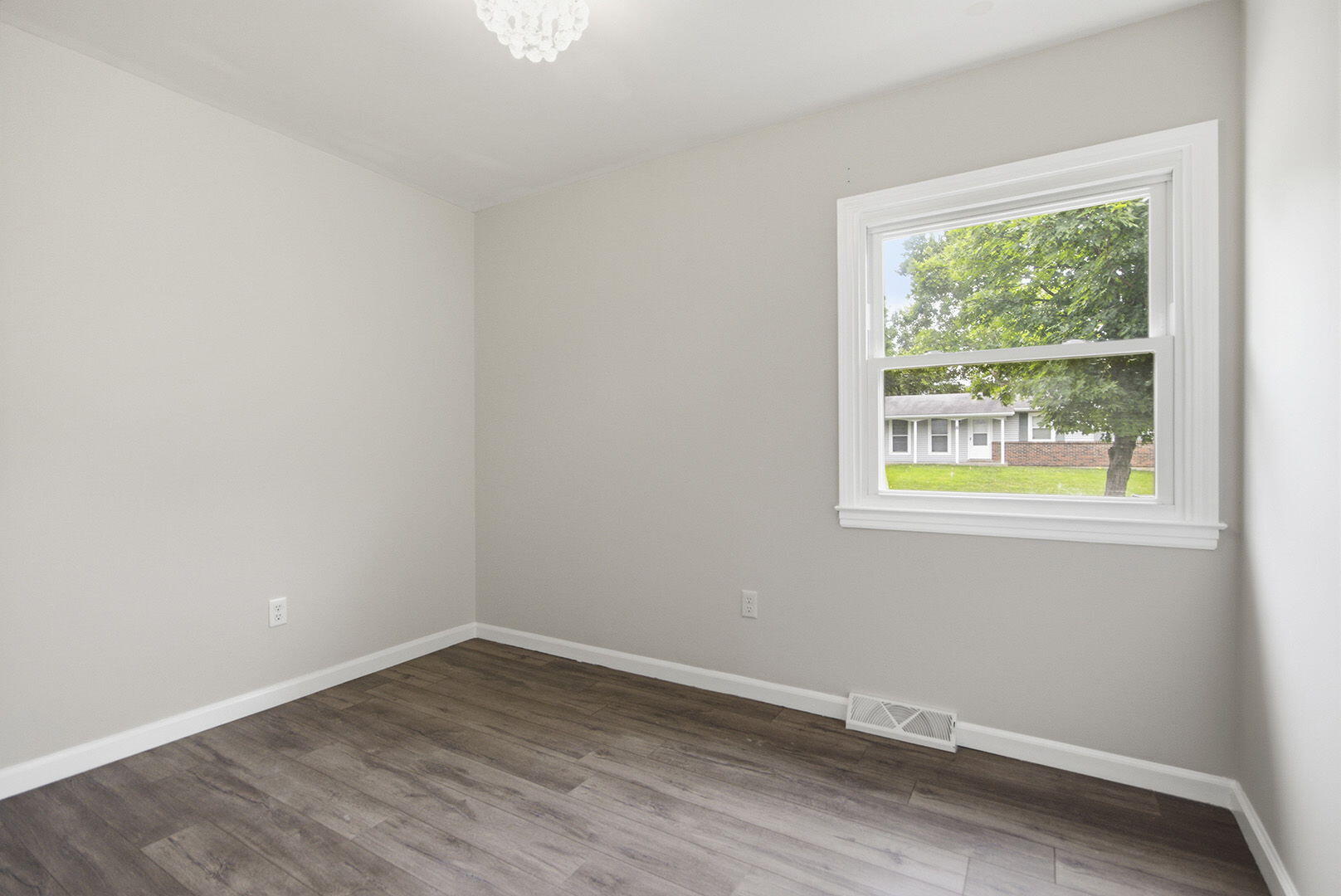 7 E Alhambra Dr Property Photo 15