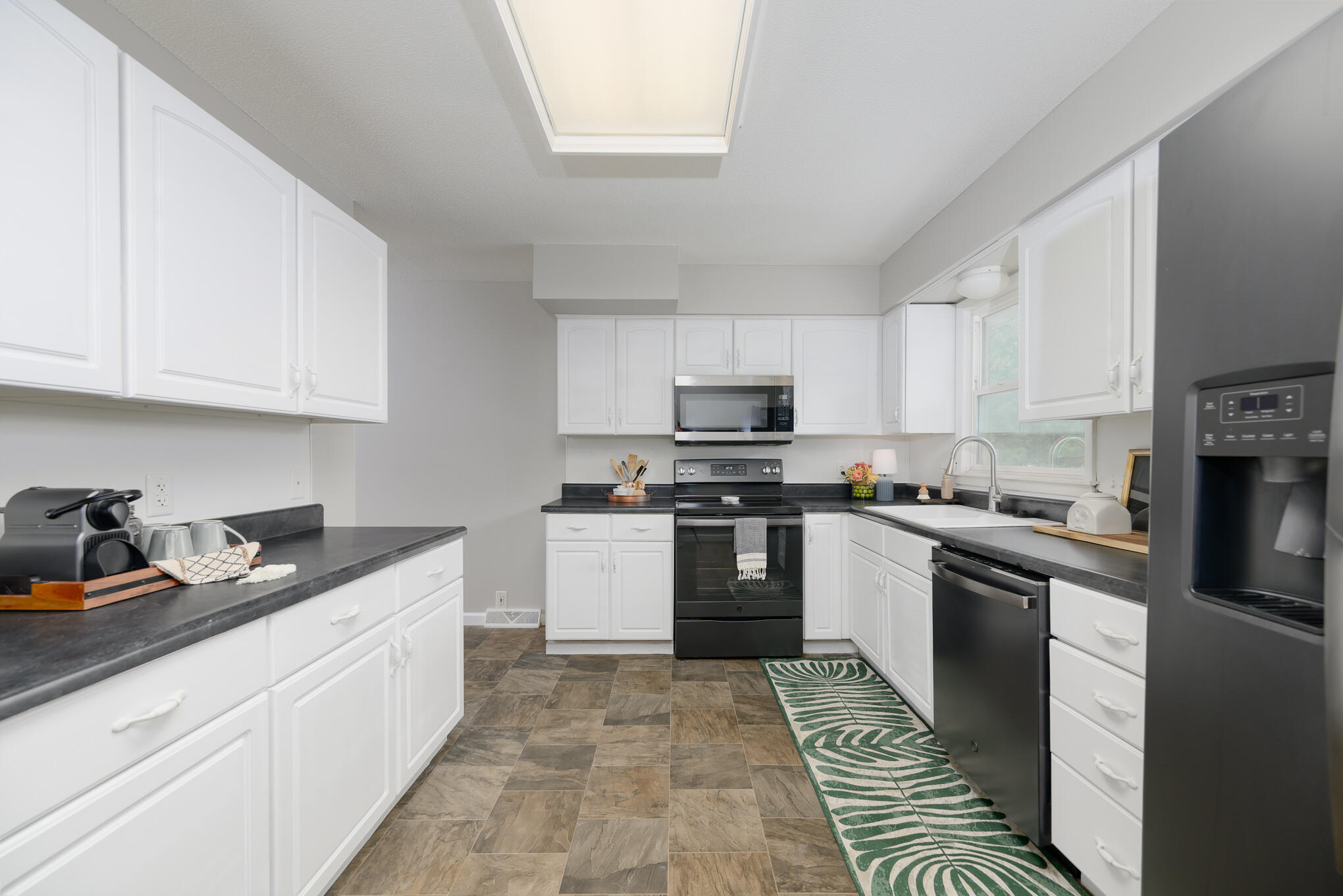11812 Pine St Property Photo 5
