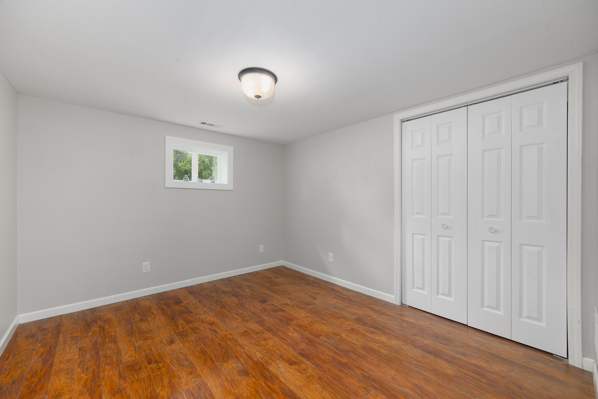 11812 Pine St Property Photo 16