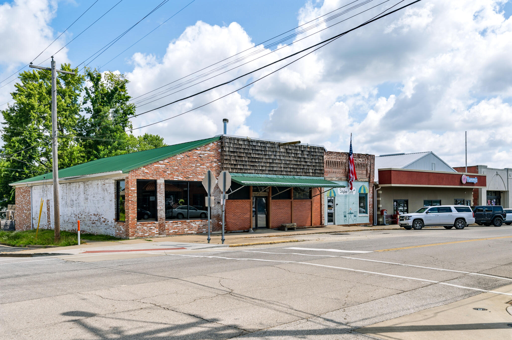 103 E Broadway Property Photo 2