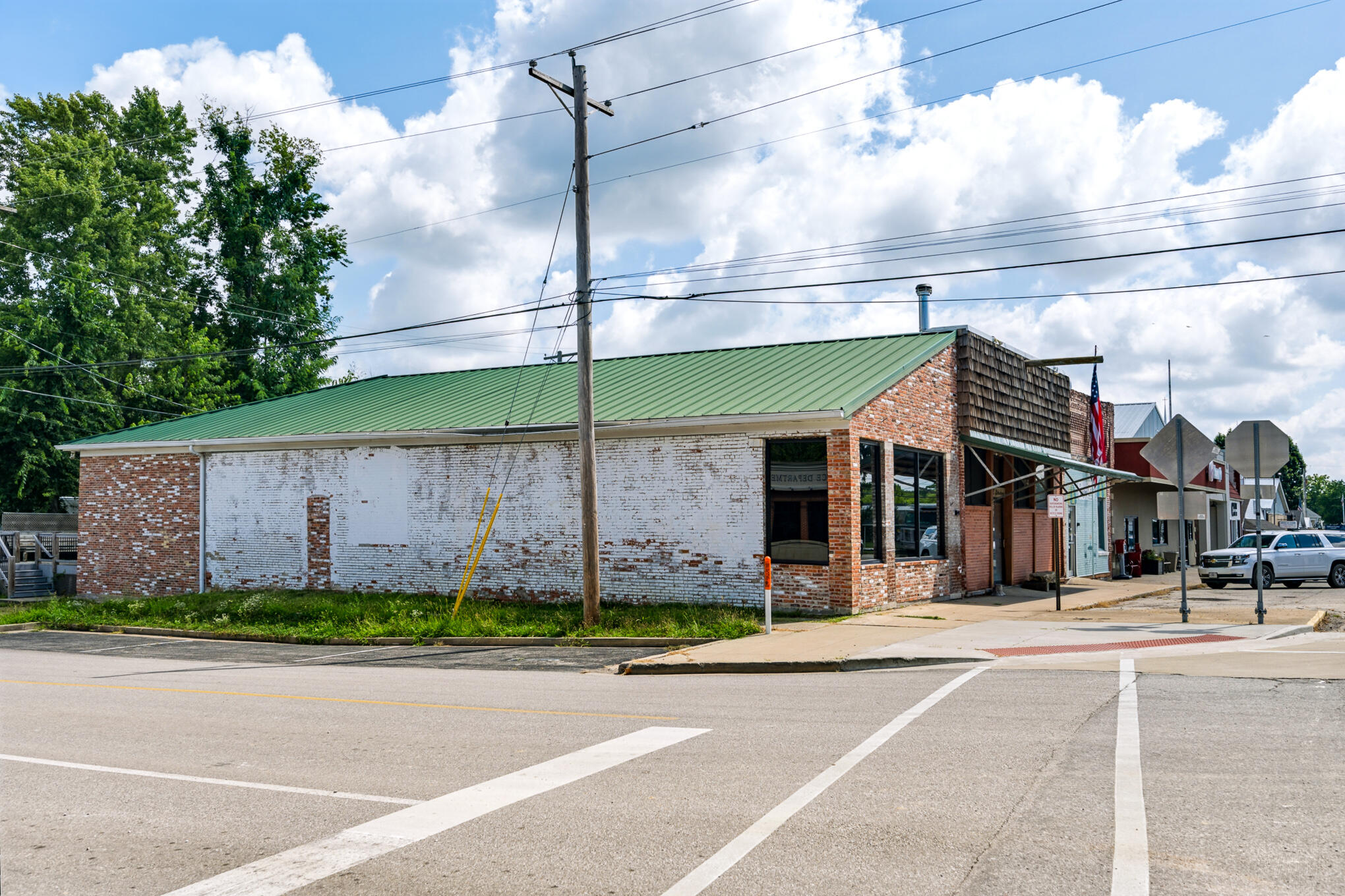 103 E Broadway Property Photo 4