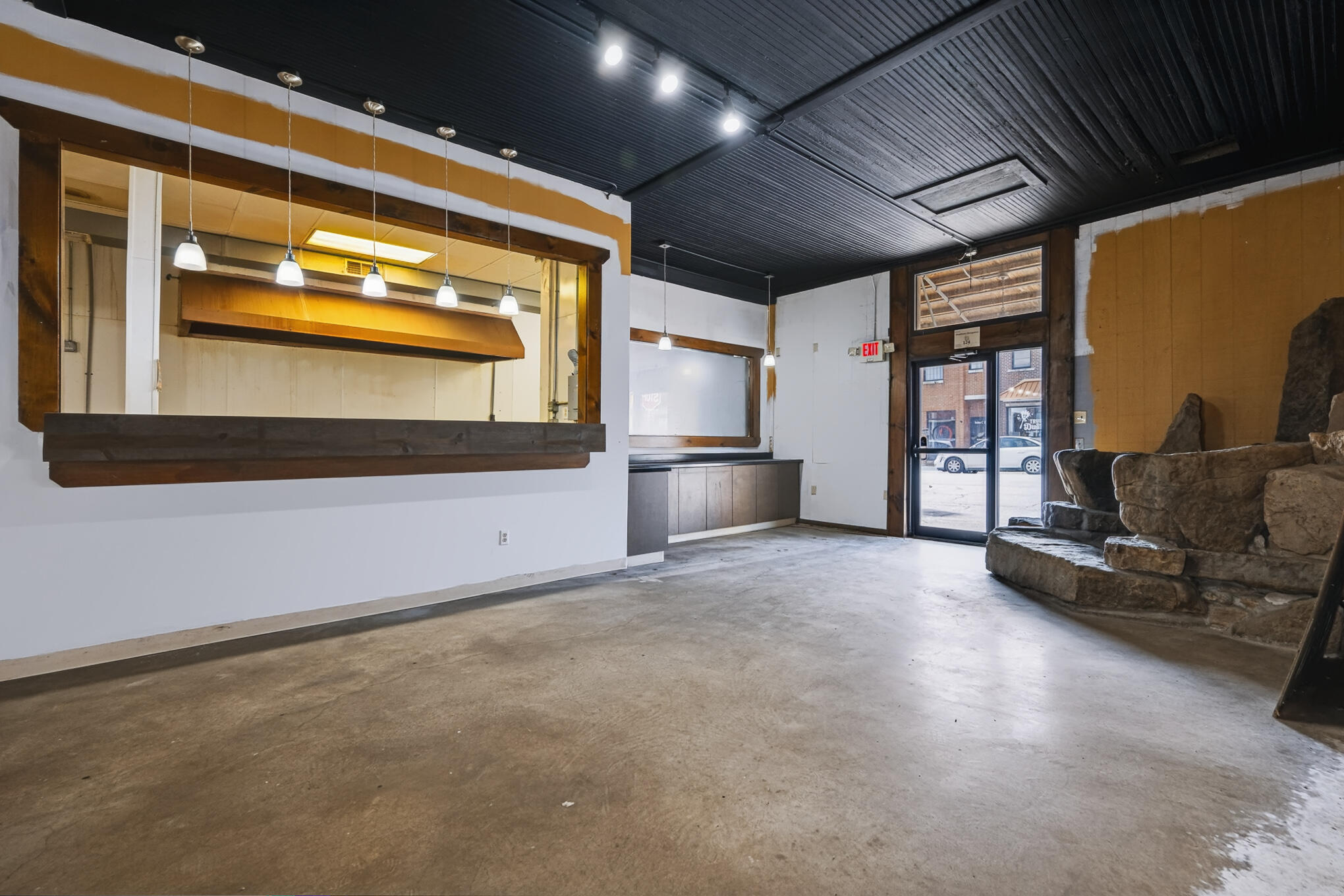 103 E Broadway Property Photo 14