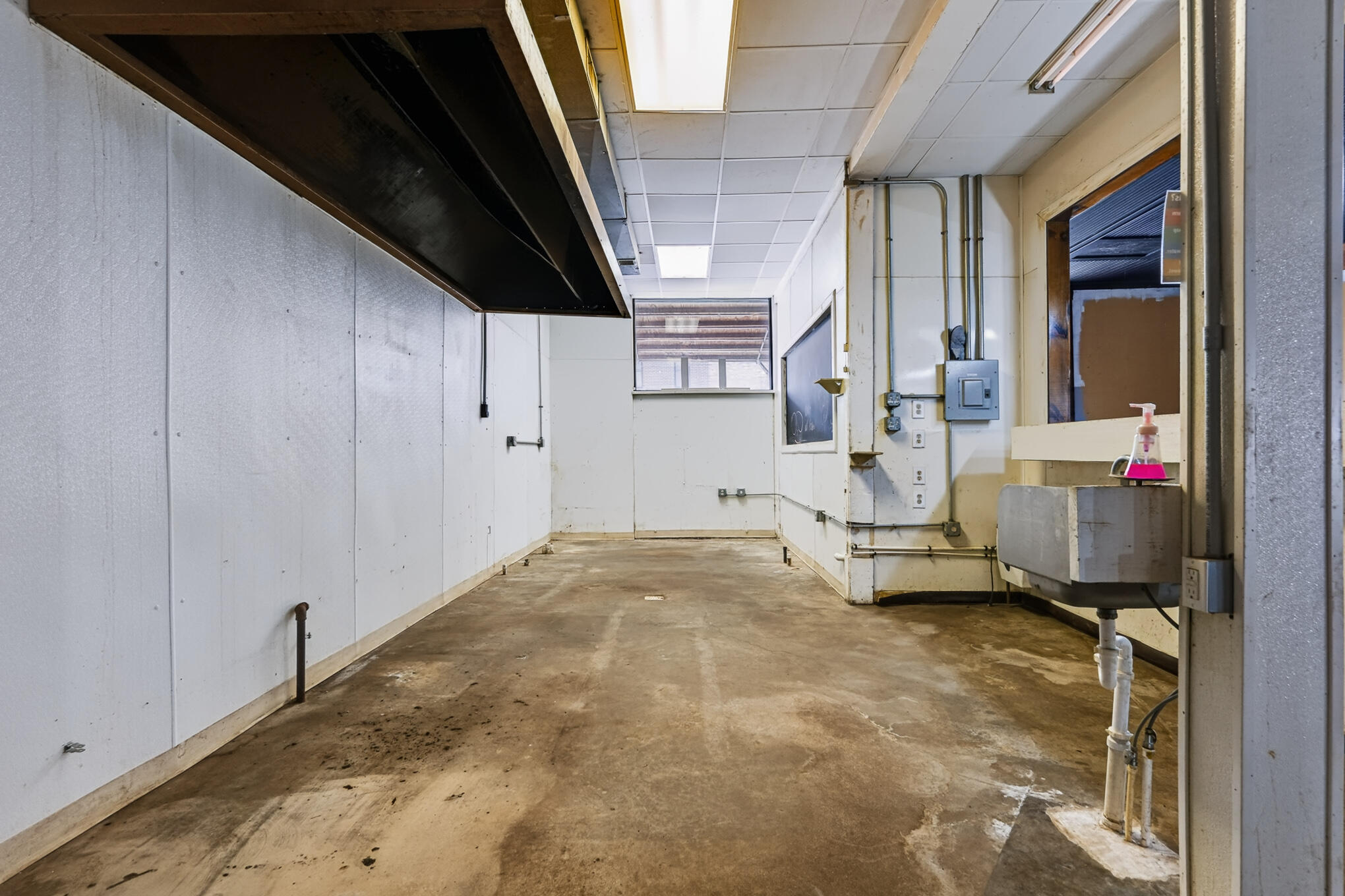 103 E Broadway Property Photo 15
