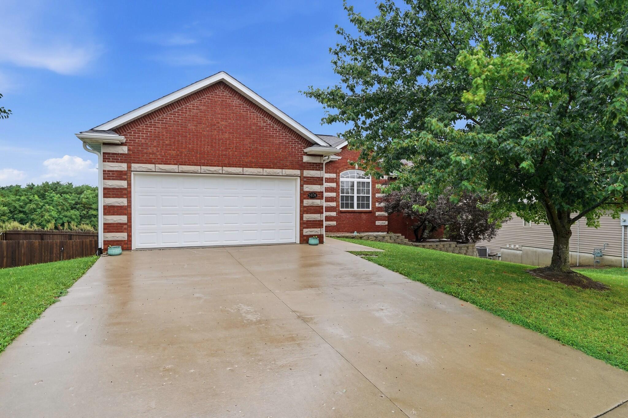 1400 CAROLINA DR