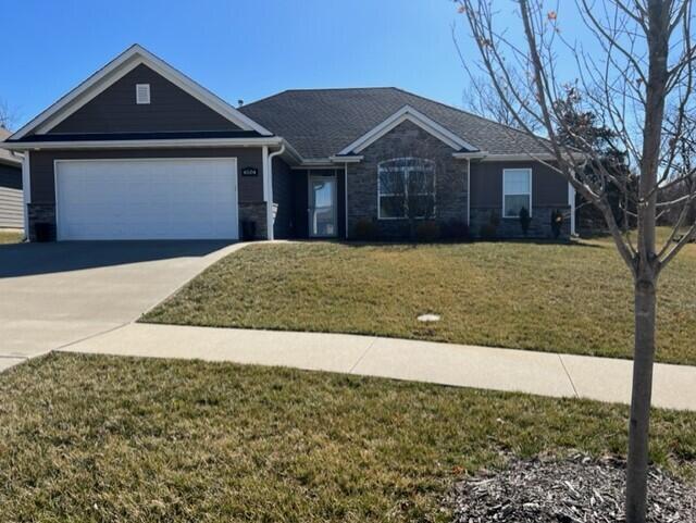 4504 WEYBRIDGE DR Property Photo 1