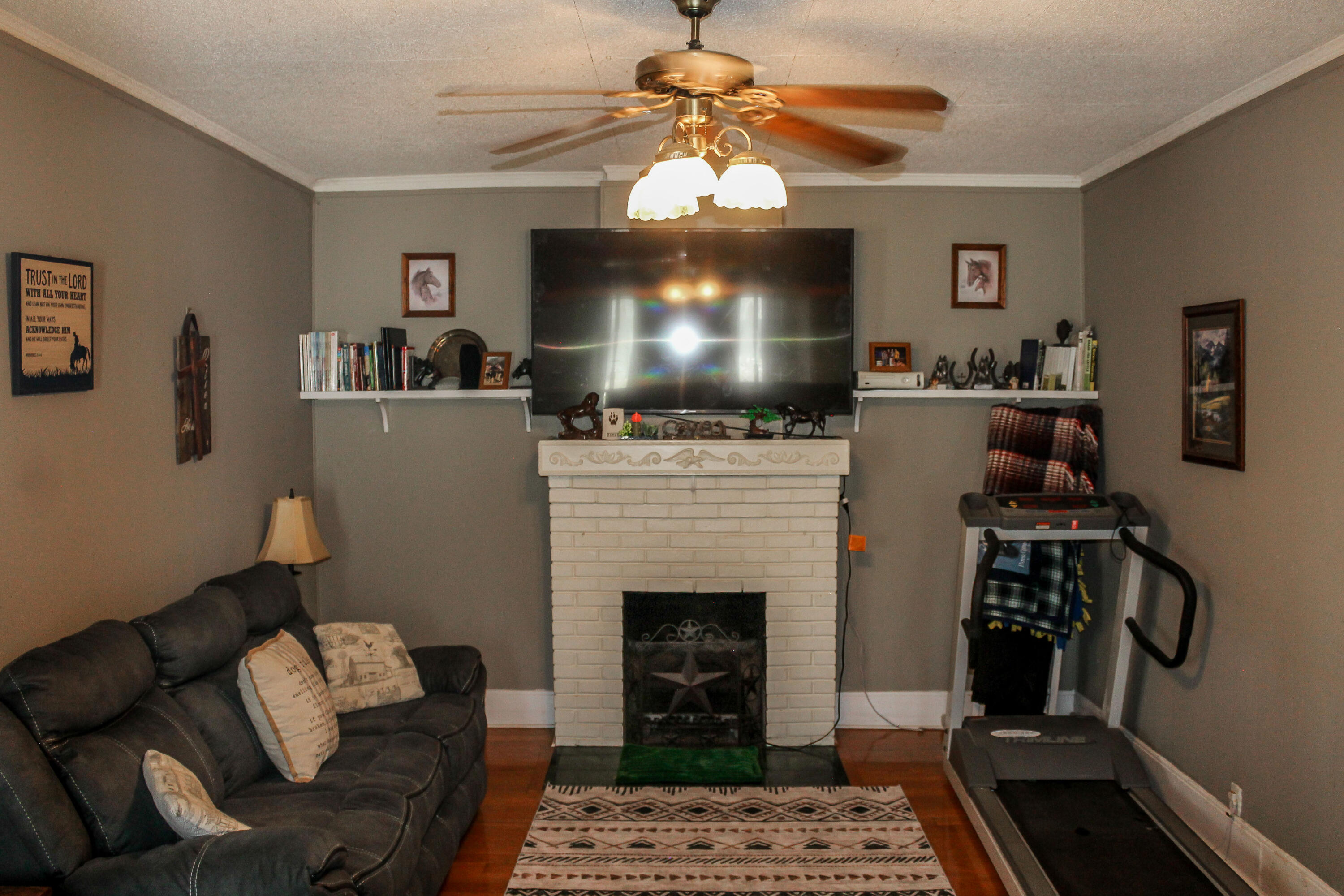 107 N Leeds Ave Property Photo 4