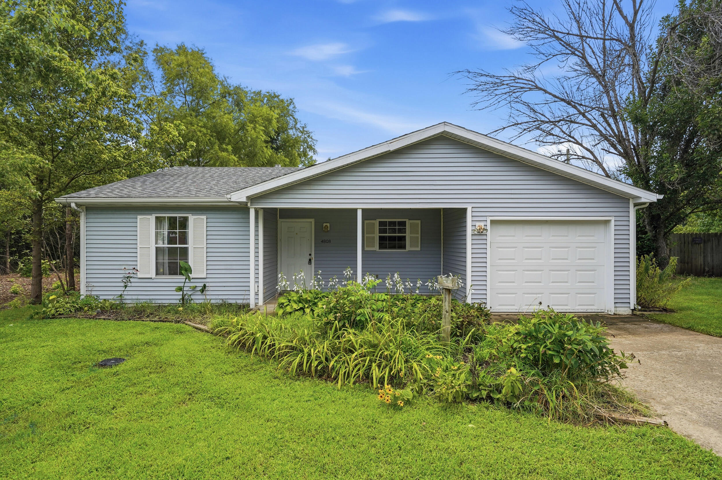 4808 E PRAIRIE CIR