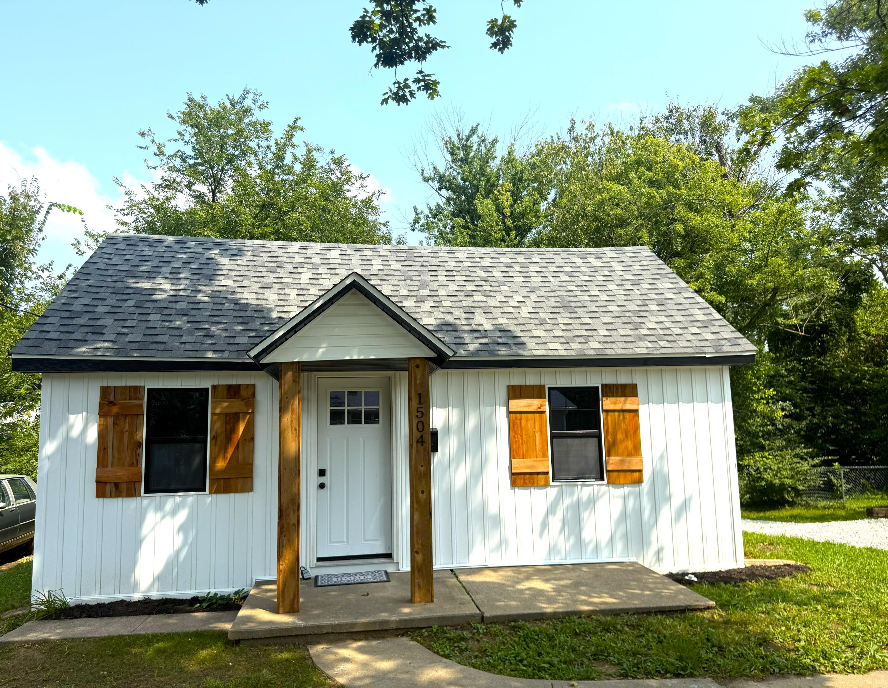 1504 Monroe St Property Photo 2