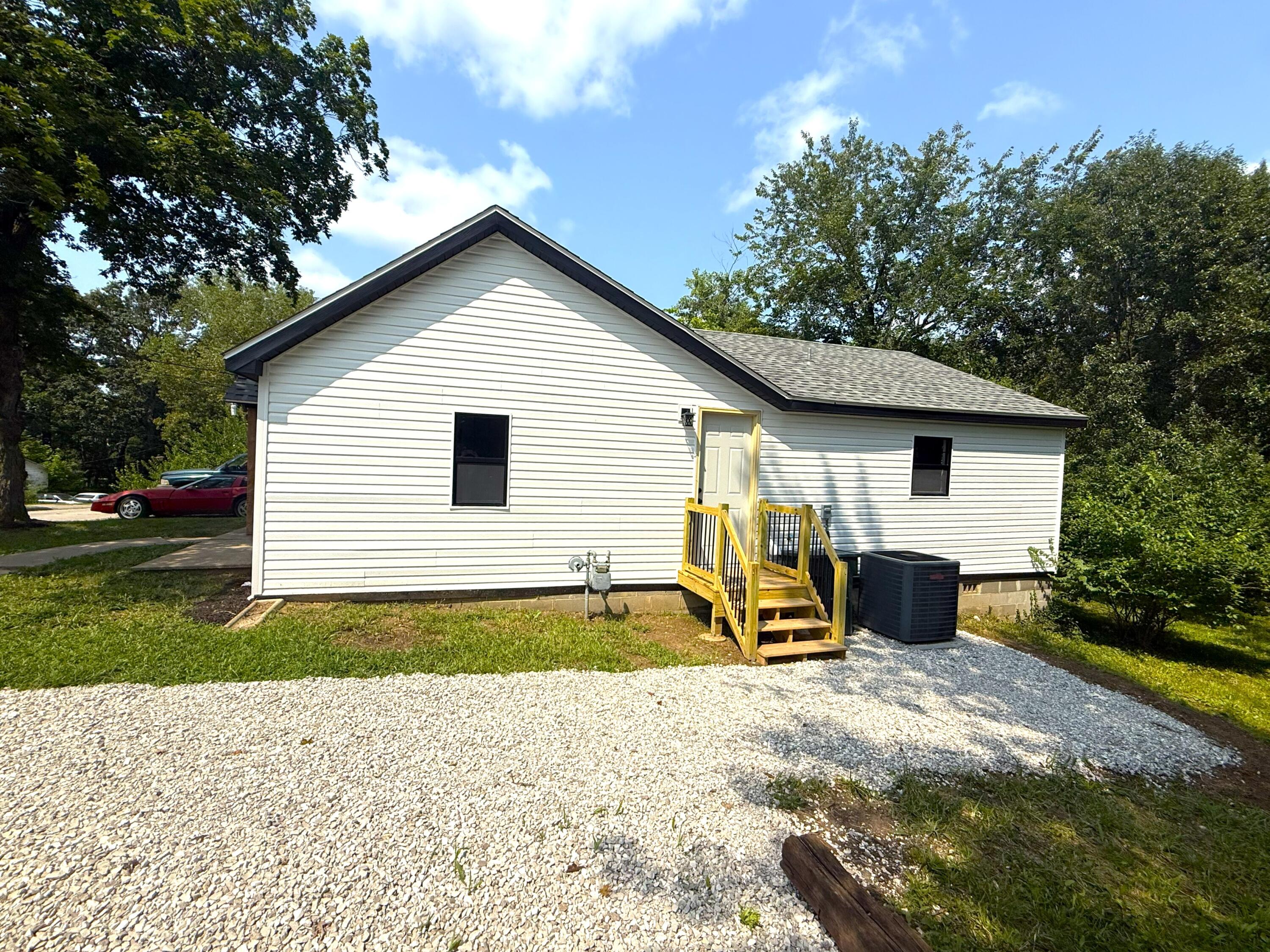 1504 Monroe St Property Photo 4